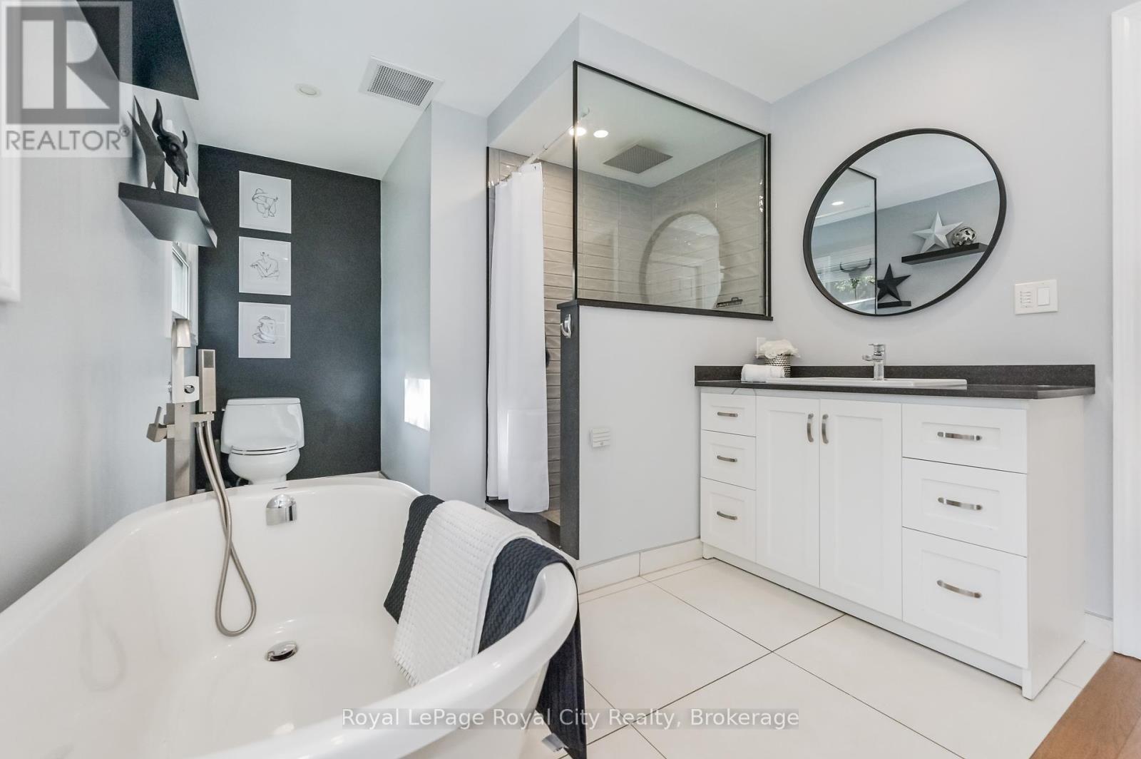 












670 FERRIER STREET

,
Centre Wellington (Fergus),




Ontario
N1M1W8


