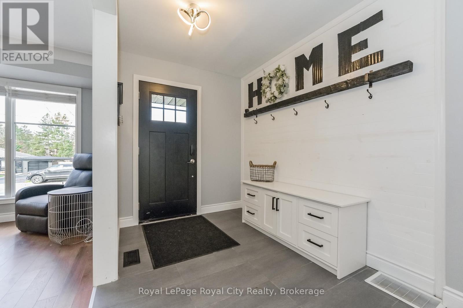 












670 FERRIER STREET

,
Centre Wellington (Fergus),




Ontario
N1M1W8

