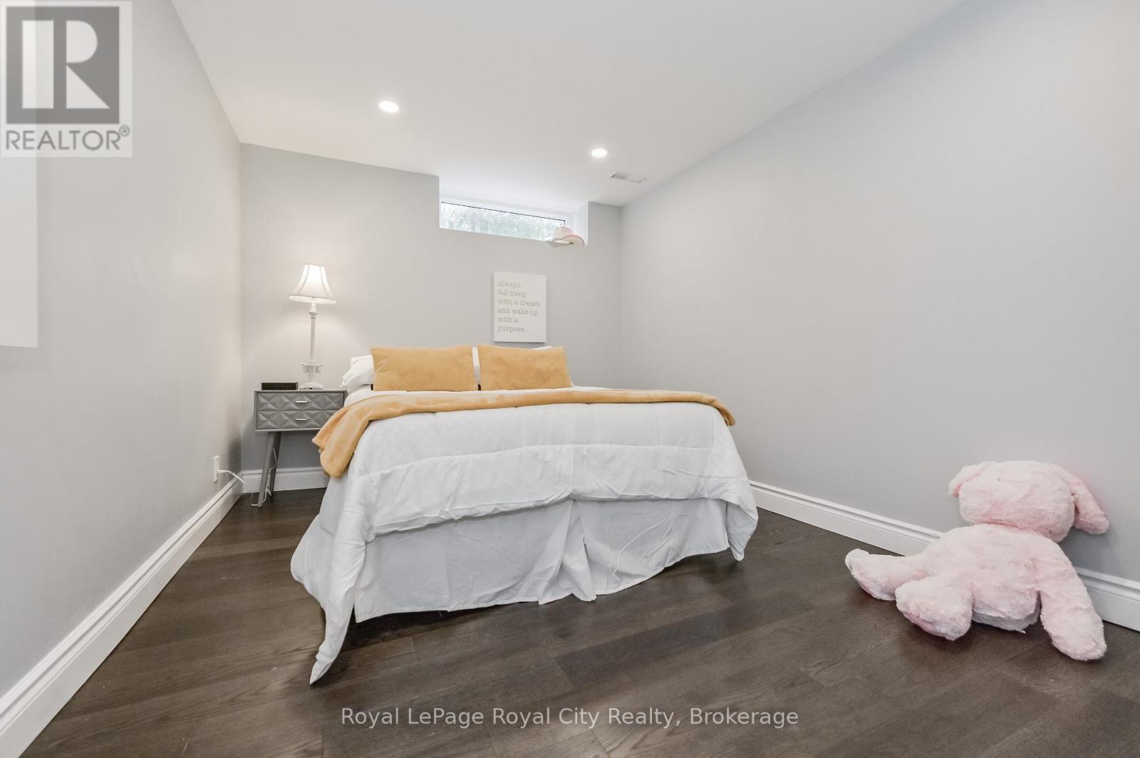












670 FERRIER STREET

,
Centre Wellington (Fergus),




Ontario
N1M1W8

