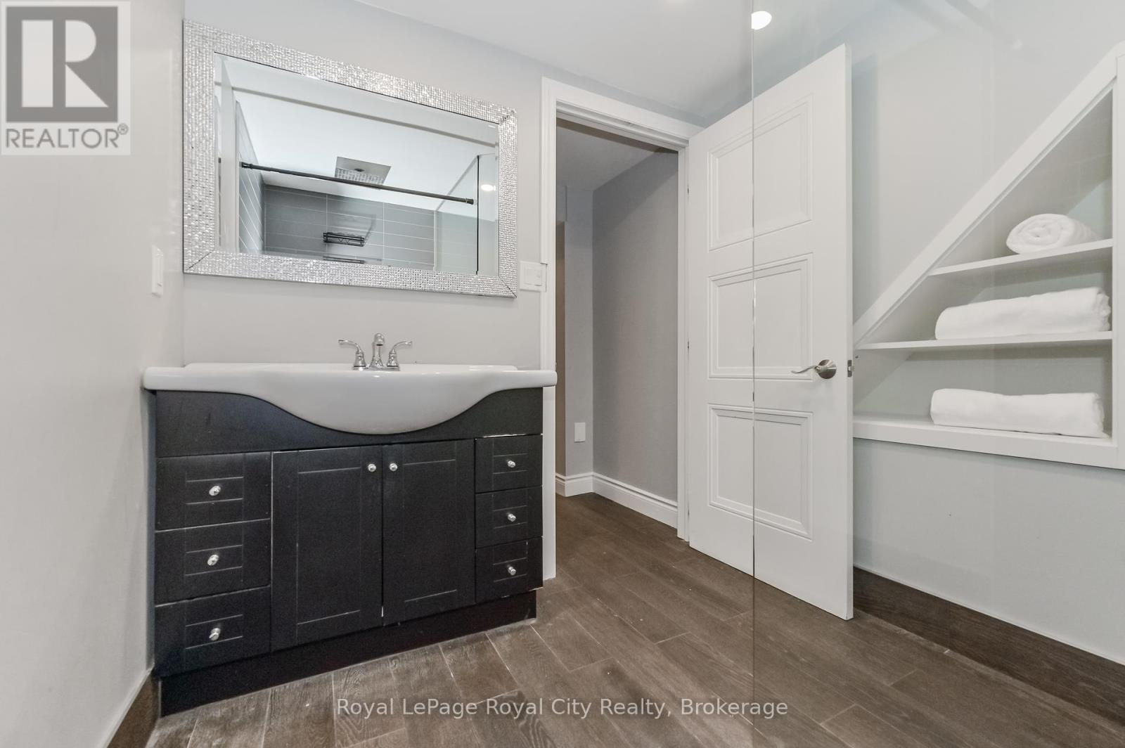 












670 FERRIER STREET

,
Centre Wellington (Fergus),




Ontario
N1M1W8

