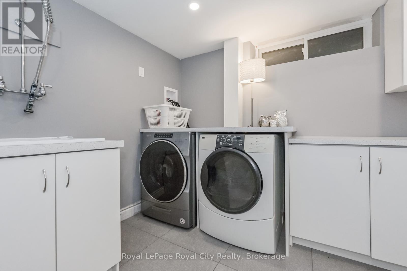 












670 FERRIER STREET

,
Centre Wellington (Fergus),




Ontario
N1M1W8

