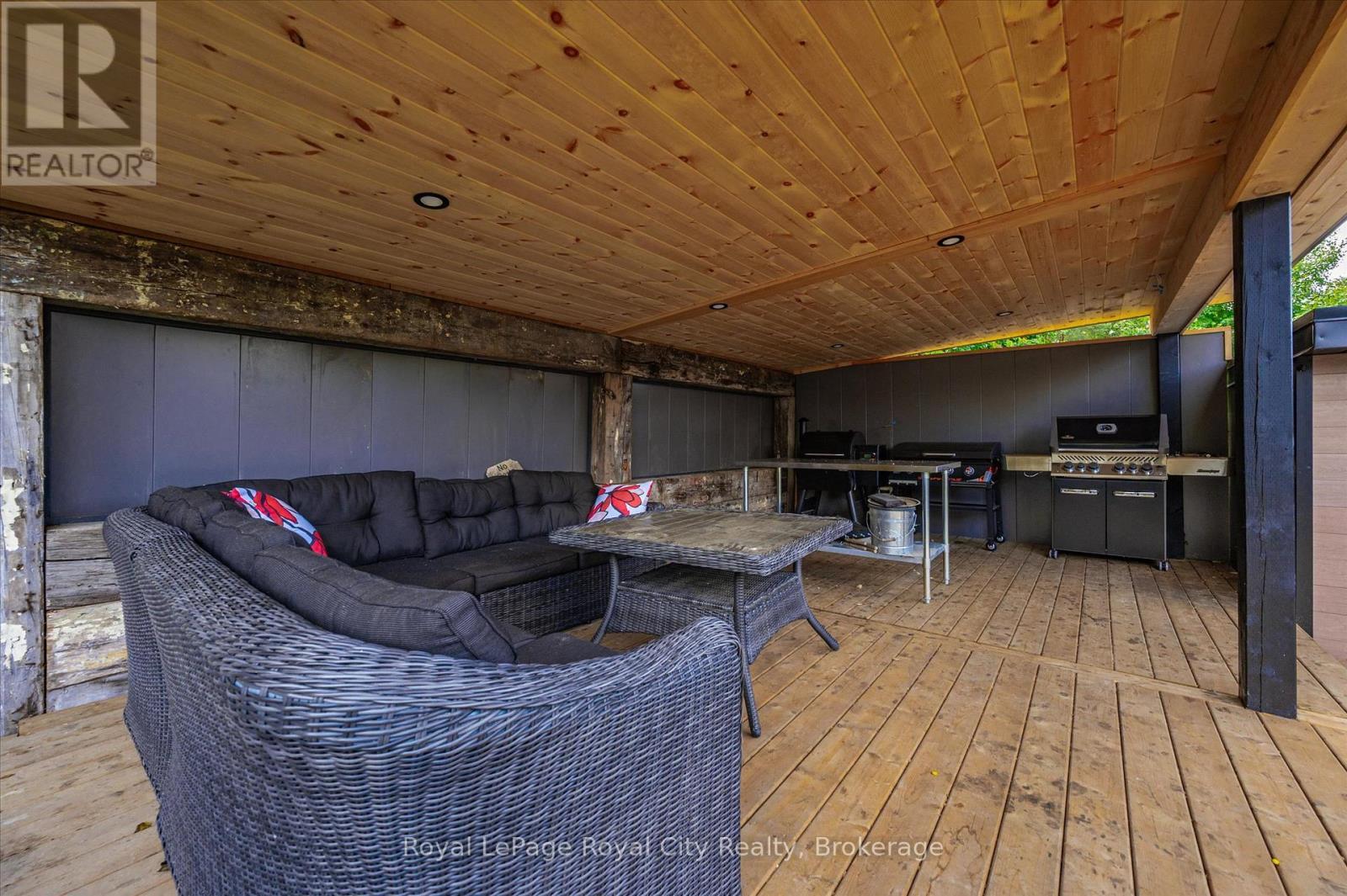 












670 FERRIER STREET

,
Centre Wellington (Fergus),




Ontario
N1M1W8

