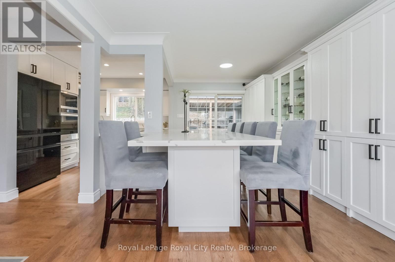 












670 FERRIER STREET

,
Centre Wellington (Fergus),




Ontario
N1M1W8

