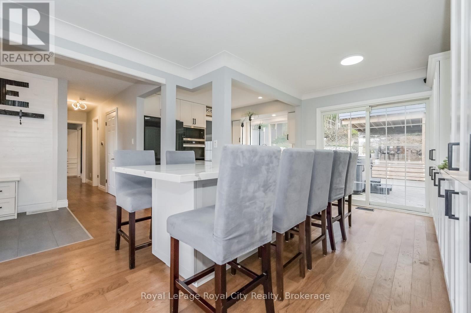












670 FERRIER STREET

,
Centre Wellington (Fergus),




Ontario
N1M1W8

