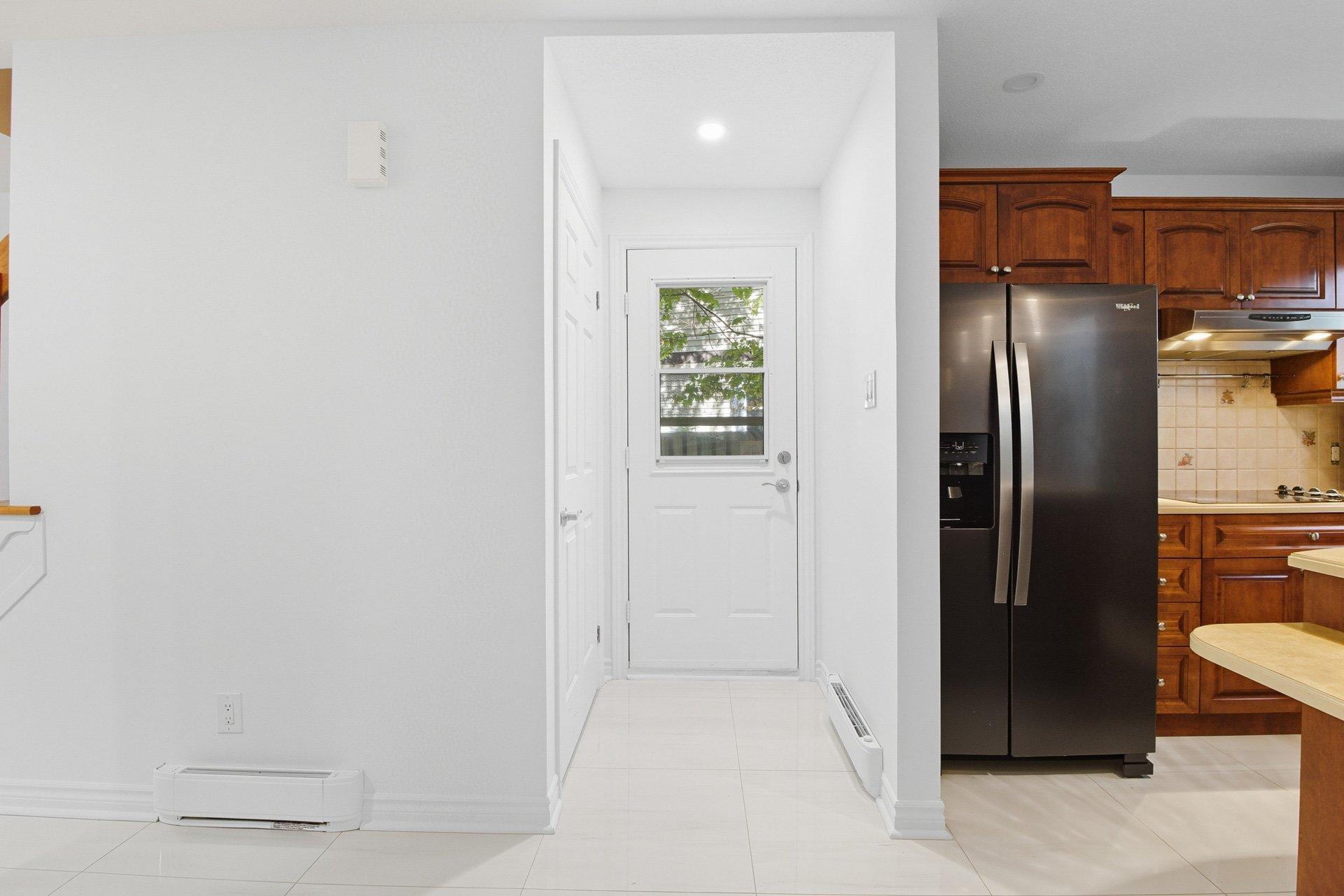 









8


Rue du Mica

,
Gatineau (Hull),




QC
J8Z2P1

