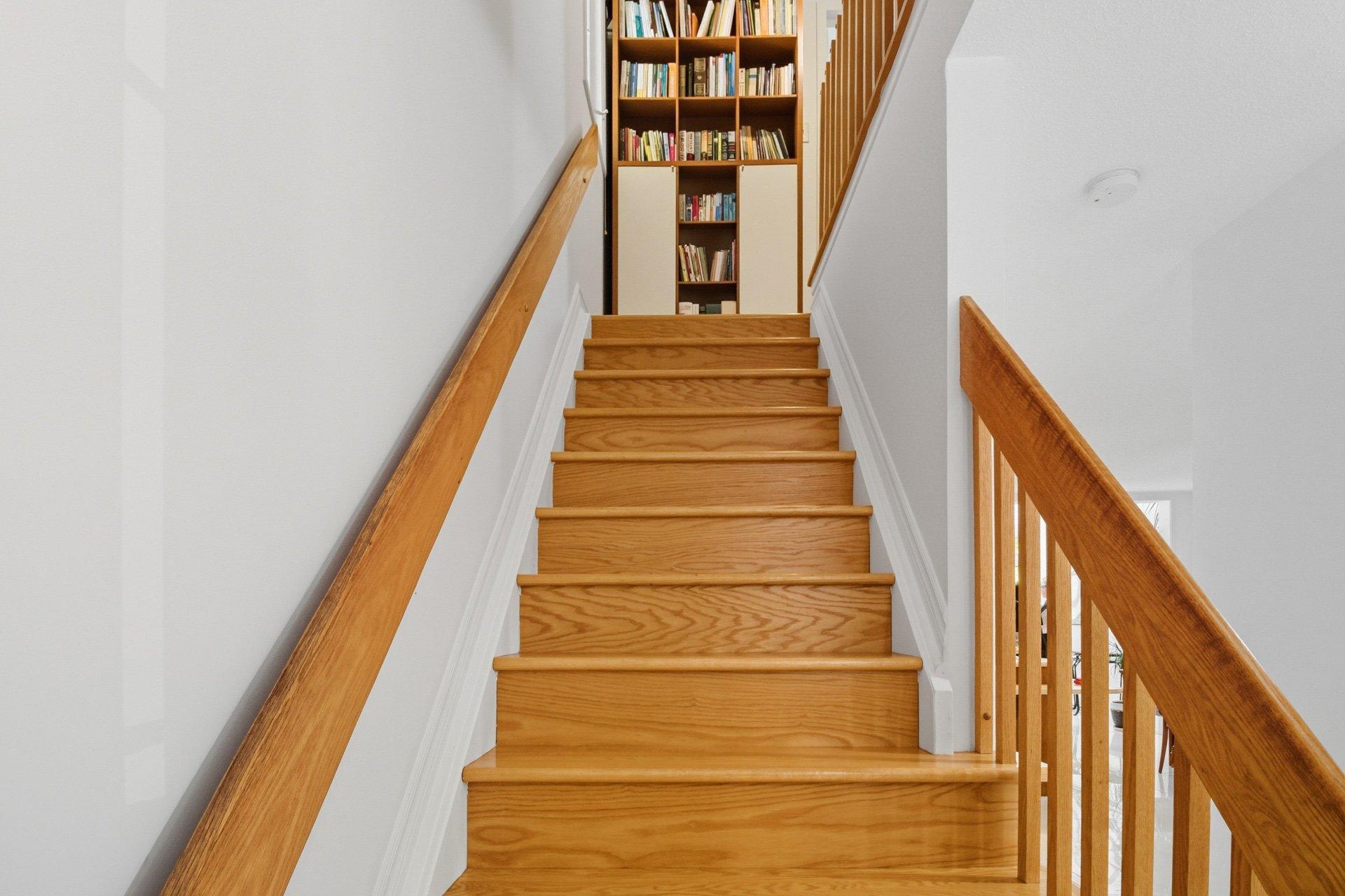 









8


Rue du Mica

,
Gatineau (Hull),




QC
J8Z2P1

