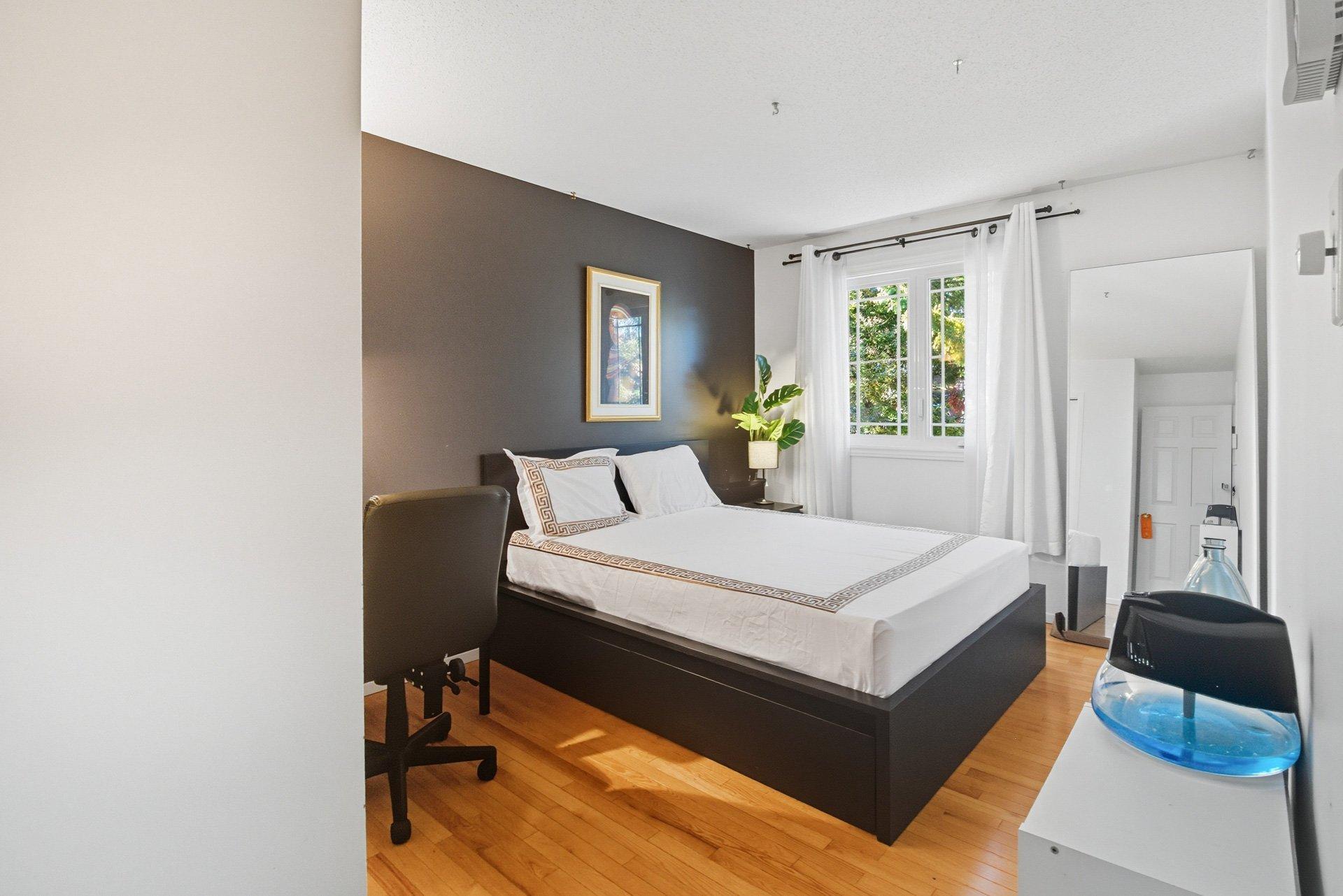 









8


Rue du Mica

,
Gatineau (Hull),




QC
J8Z2P1

