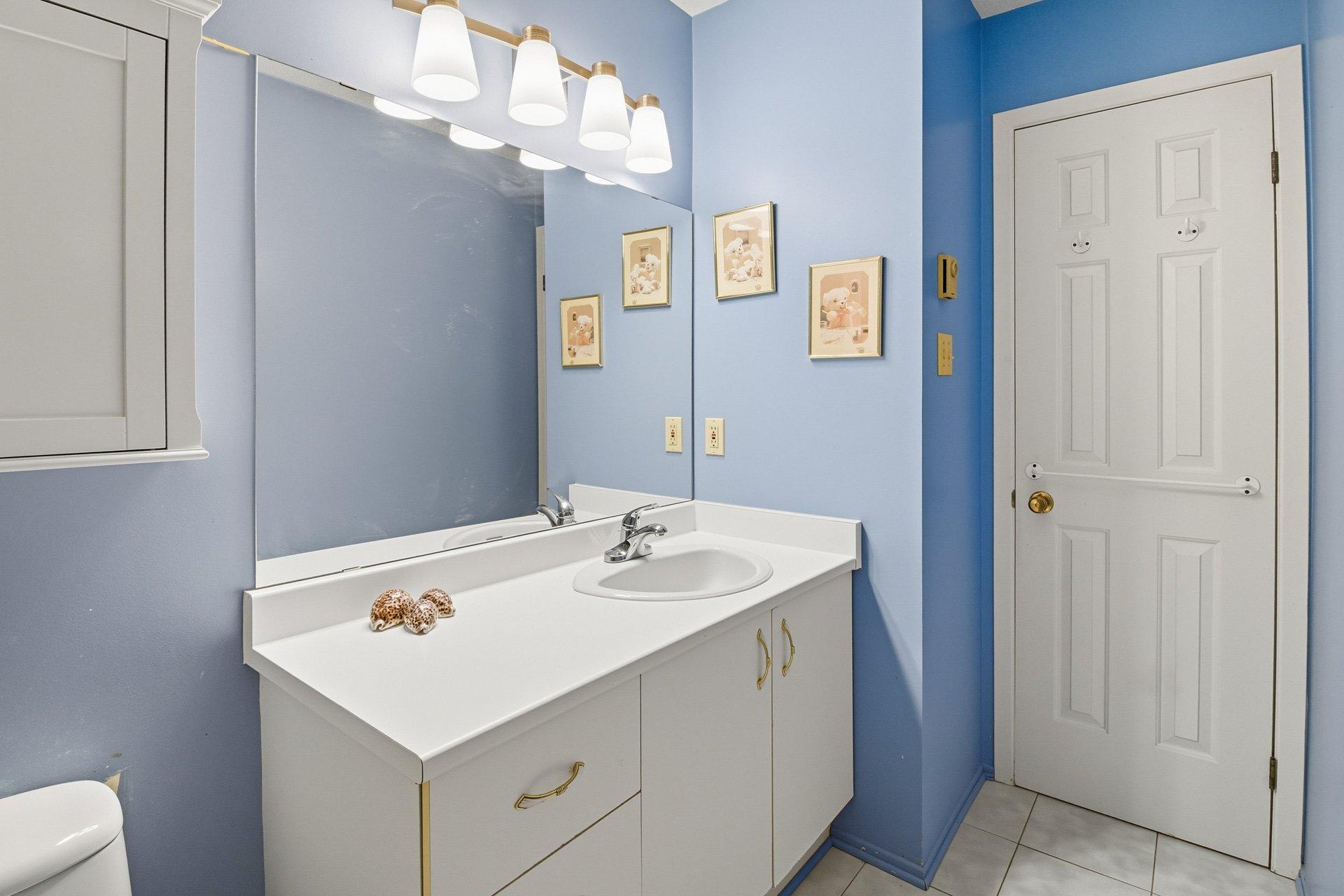 









8


Rue du Mica

,
Gatineau (Hull),




QC
J8Z2P1

