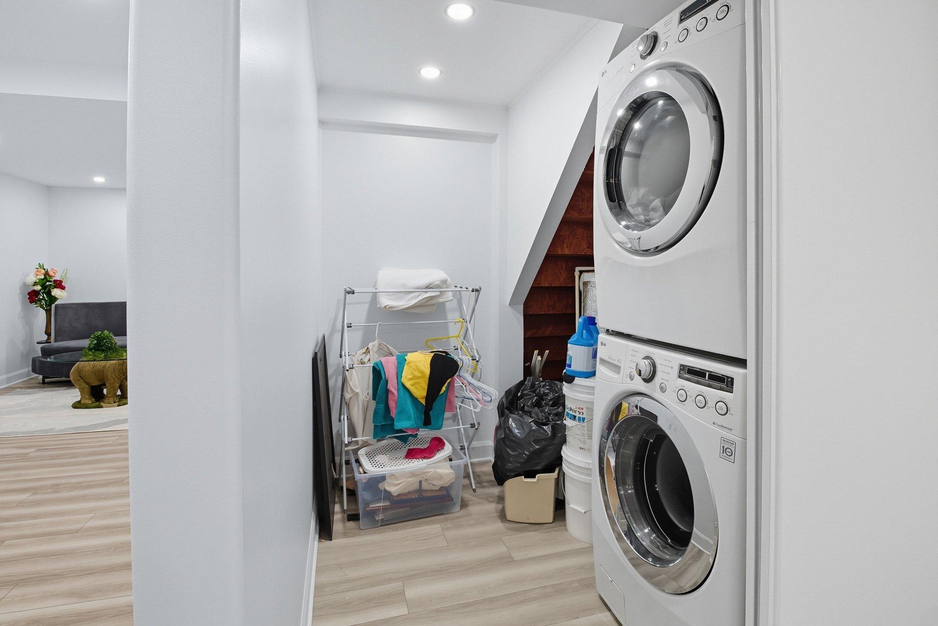 









8


Rue du Mica

,
Gatineau (Hull),




QC
J8Z2P1

