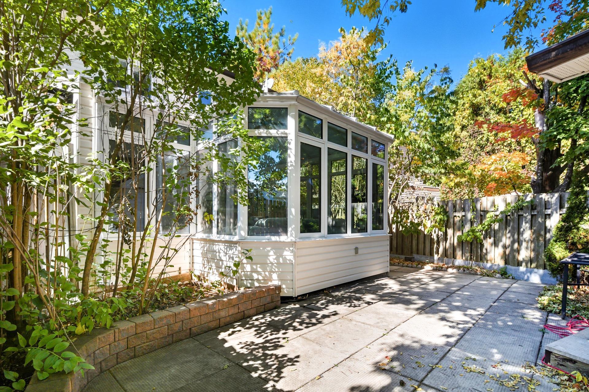 









8


Rue du Mica

,
Gatineau (Hull),




QC
J8Z2P1

