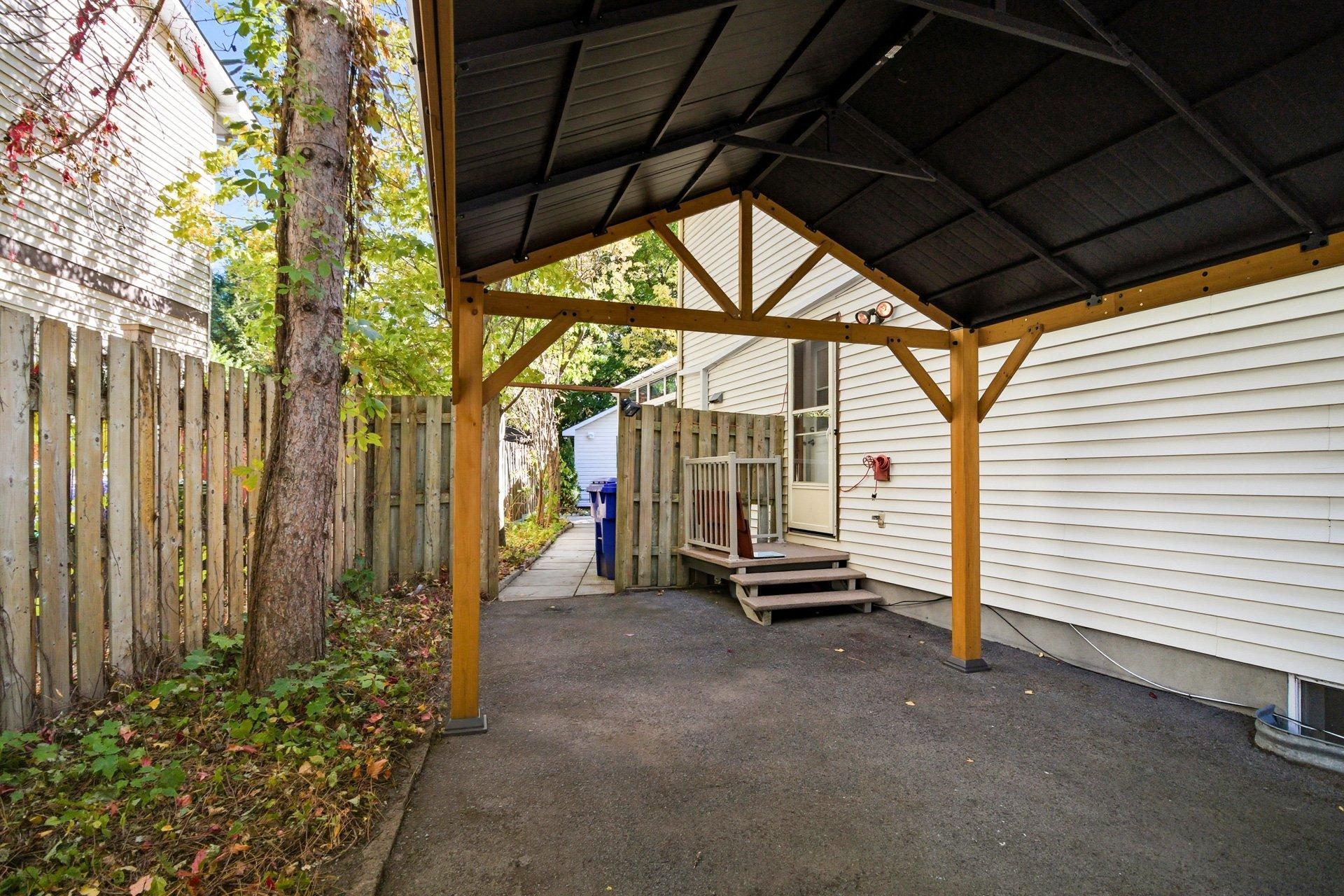 









8


Rue du Mica

,
Gatineau (Hull),




QC
J8Z2P1

