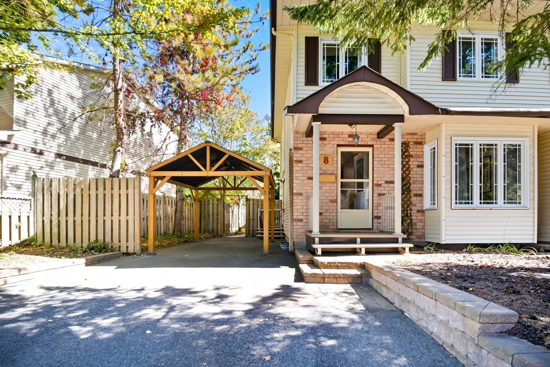 









8


Rue du Mica

,
Gatineau (Hull),




QC
J8Z2P1

