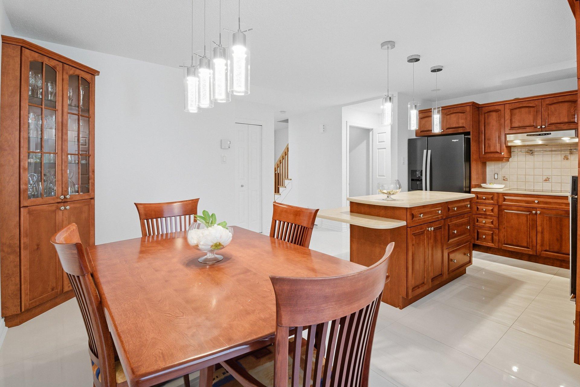 









8


Rue du Mica

,
Gatineau (Hull),




QC
J8Z2P1

