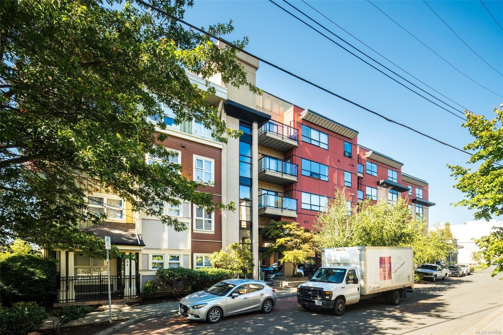 









870


Short

St, 403,
Saanich,




BC
V8X 2V5

