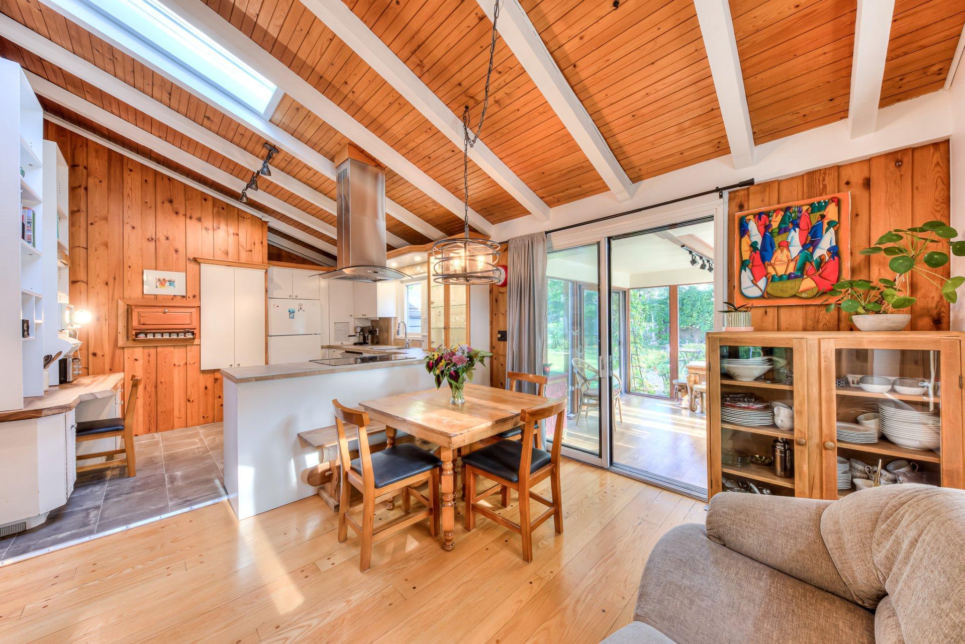 









20


Rue Touchette

,
Laval (Sainte-Rose),




QC
H7L1J5

