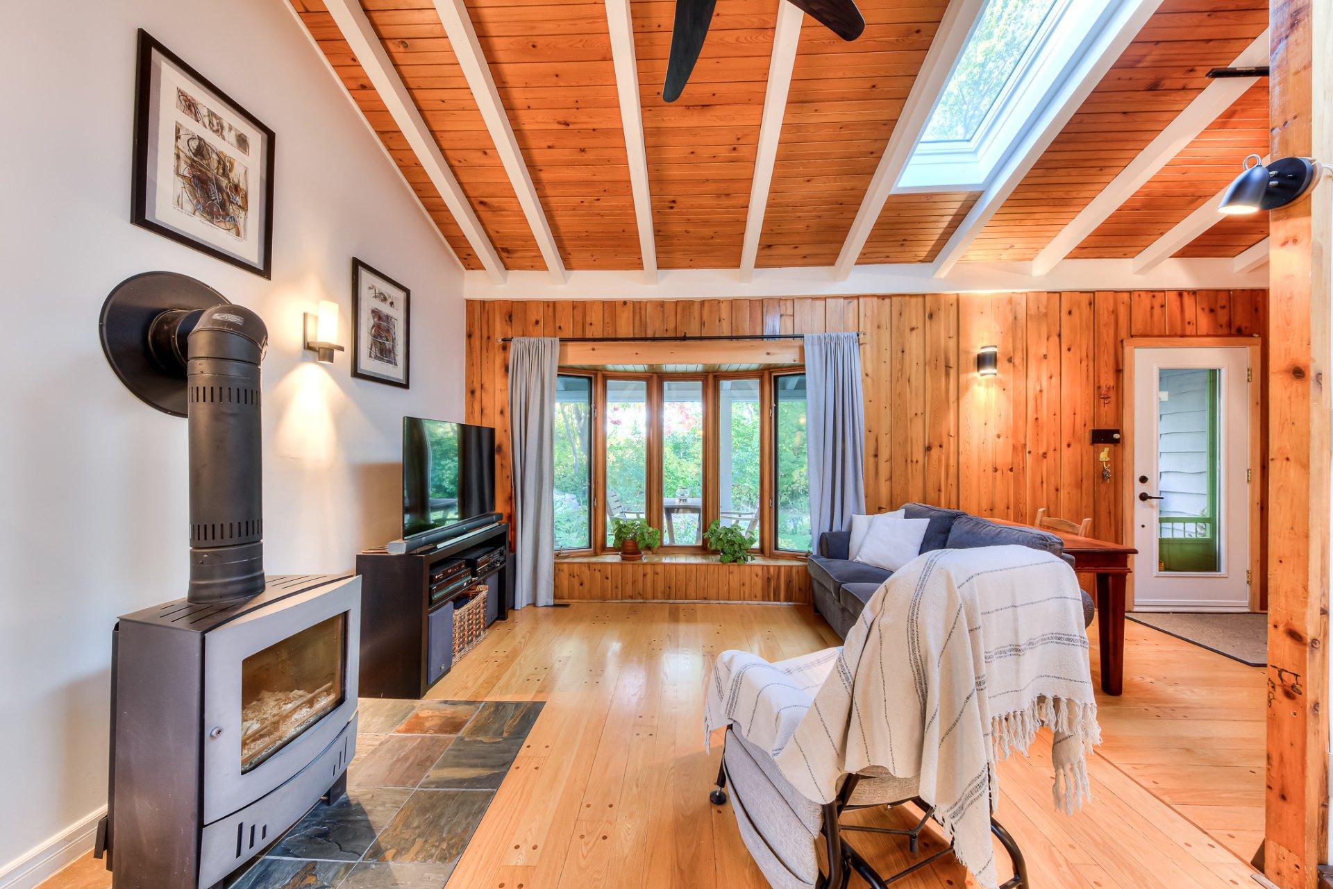 









20


Rue Touchette

,
Laval (Sainte-Rose),




QC
H7L1J5

