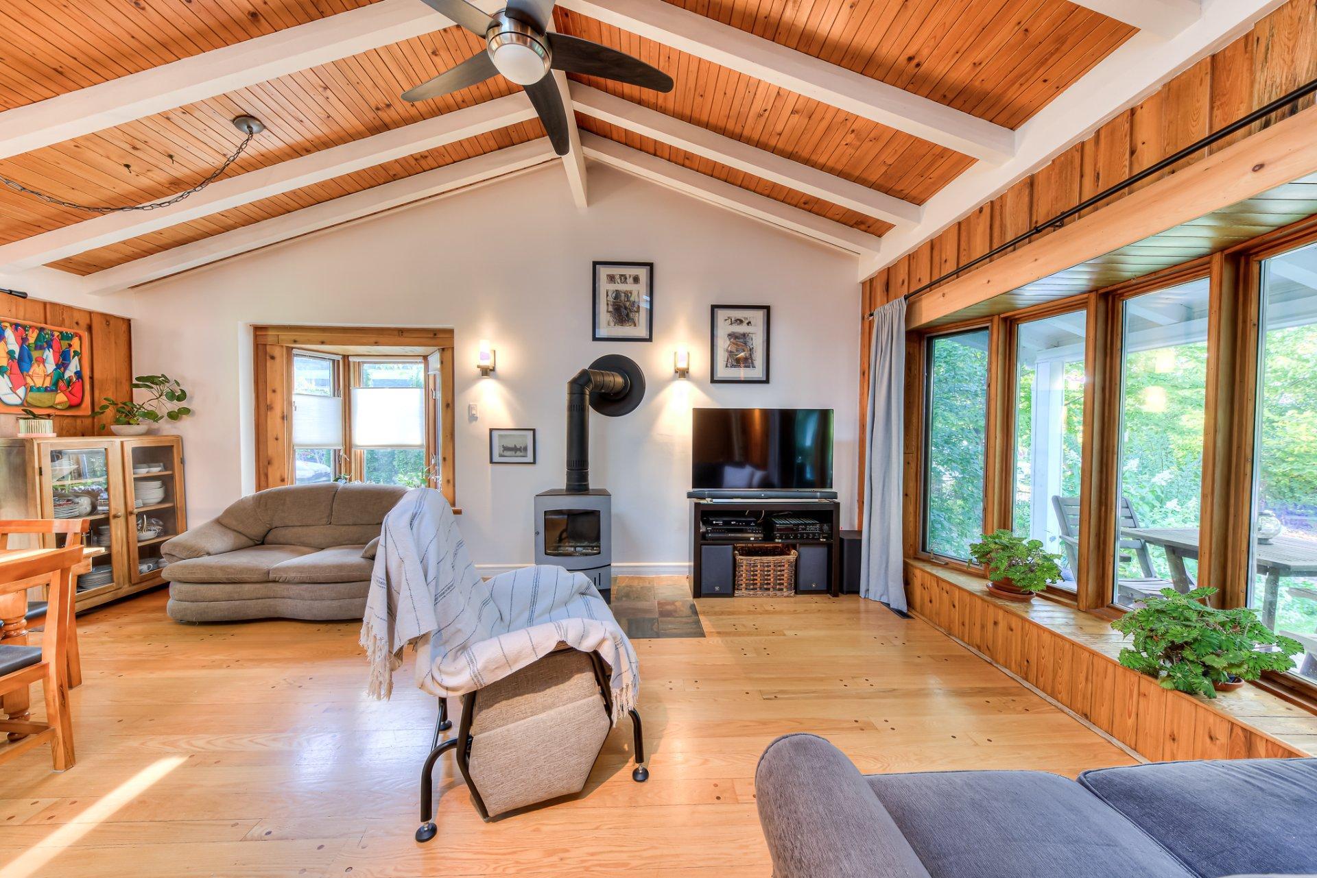 









20


Rue Touchette

,
Laval (Sainte-Rose),




QC
H7L1J5

