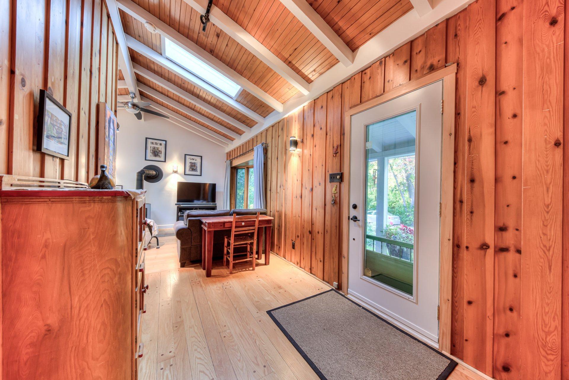 









20


Rue Touchette

,
Laval (Sainte-Rose),




QC
H7L1J5

