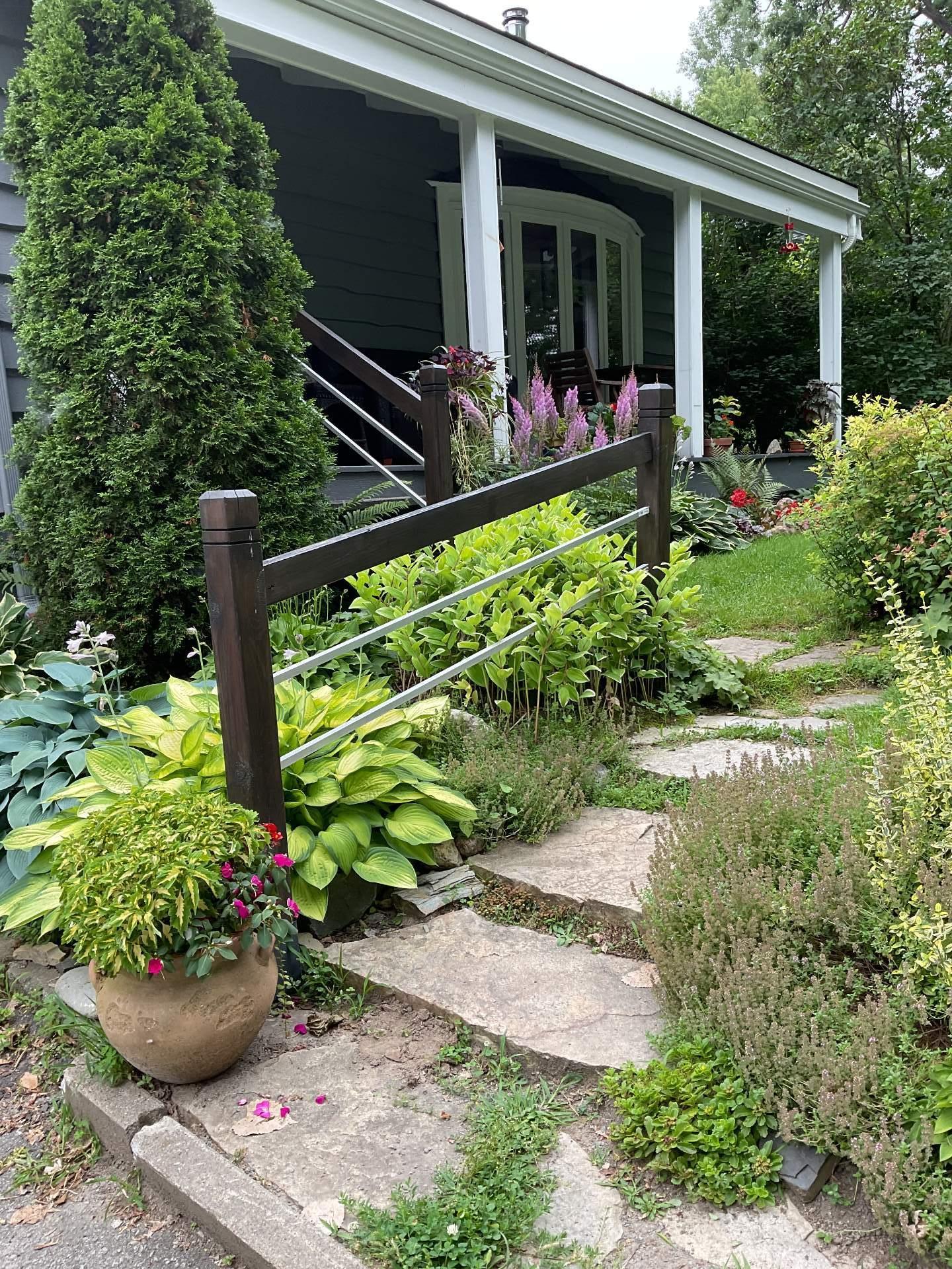 









20


Rue Touchette

,
Laval (Sainte-Rose),




QC
H7L1J5

