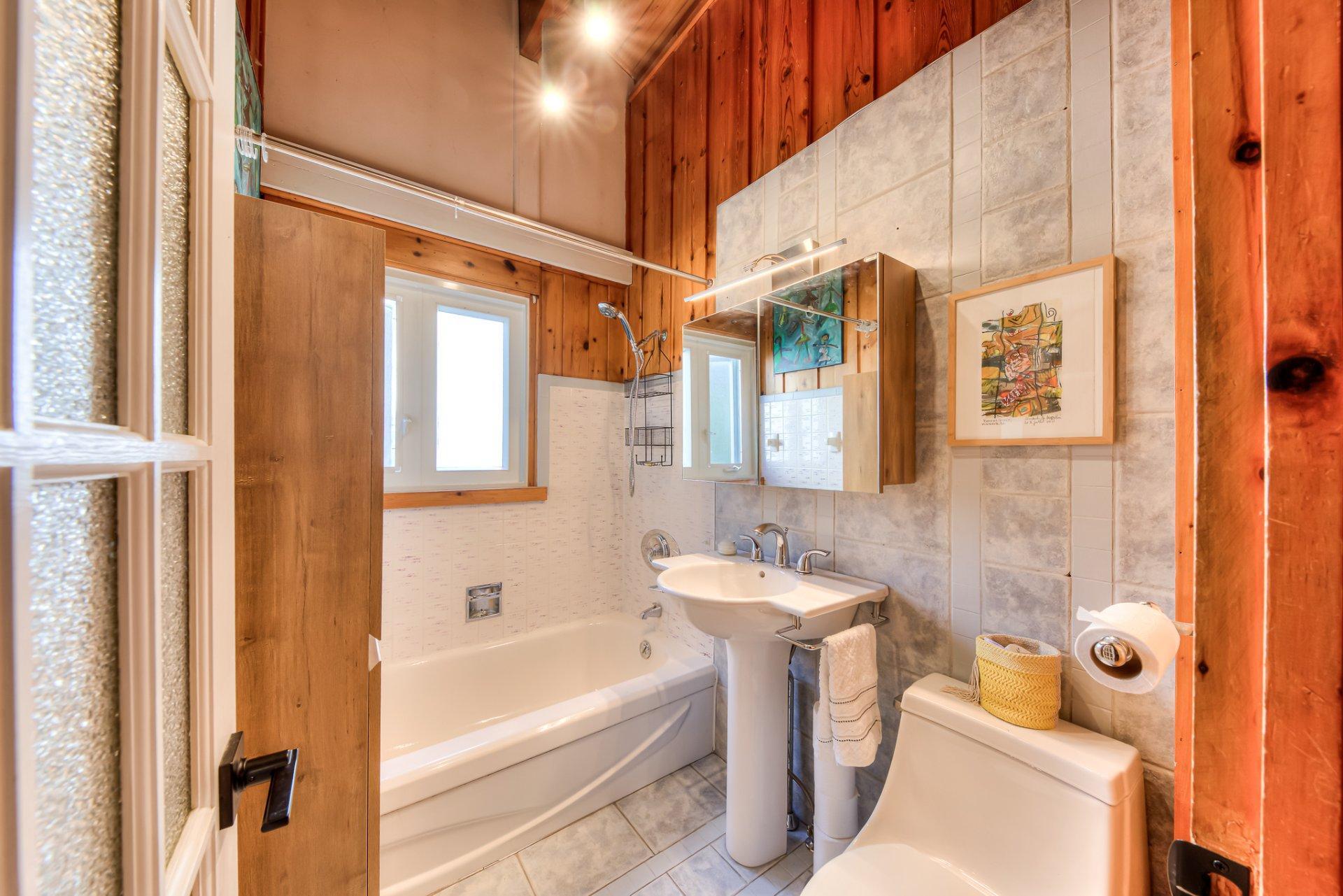 









20


Rue Touchette

,
Laval (Sainte-Rose),




QC
H7L1J5

