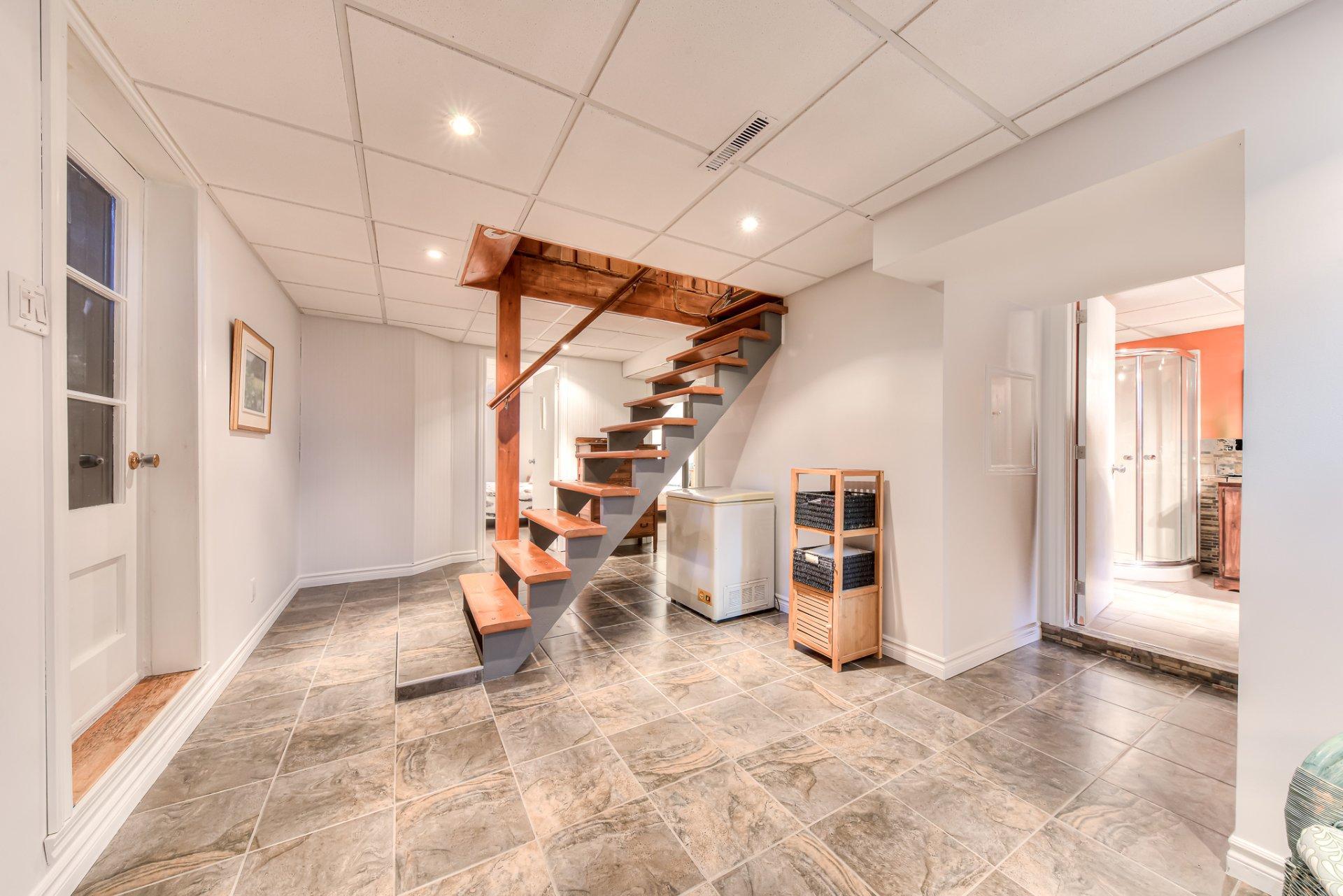 









20


Rue Touchette

,
Laval (Sainte-Rose),




QC
H7L1J5

