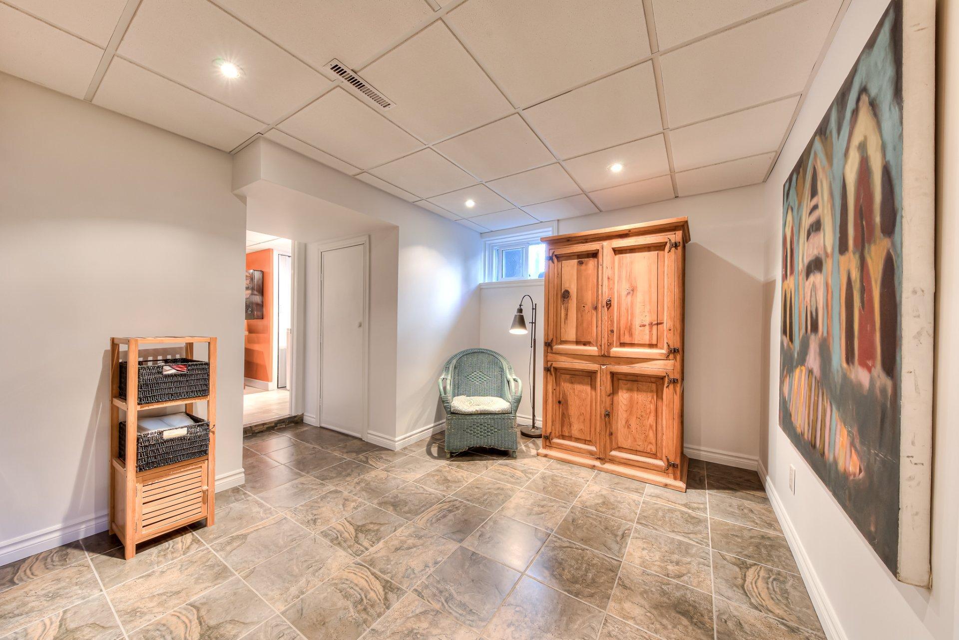 









20


Rue Touchette

,
Laval (Sainte-Rose),




QC
H7L1J5

