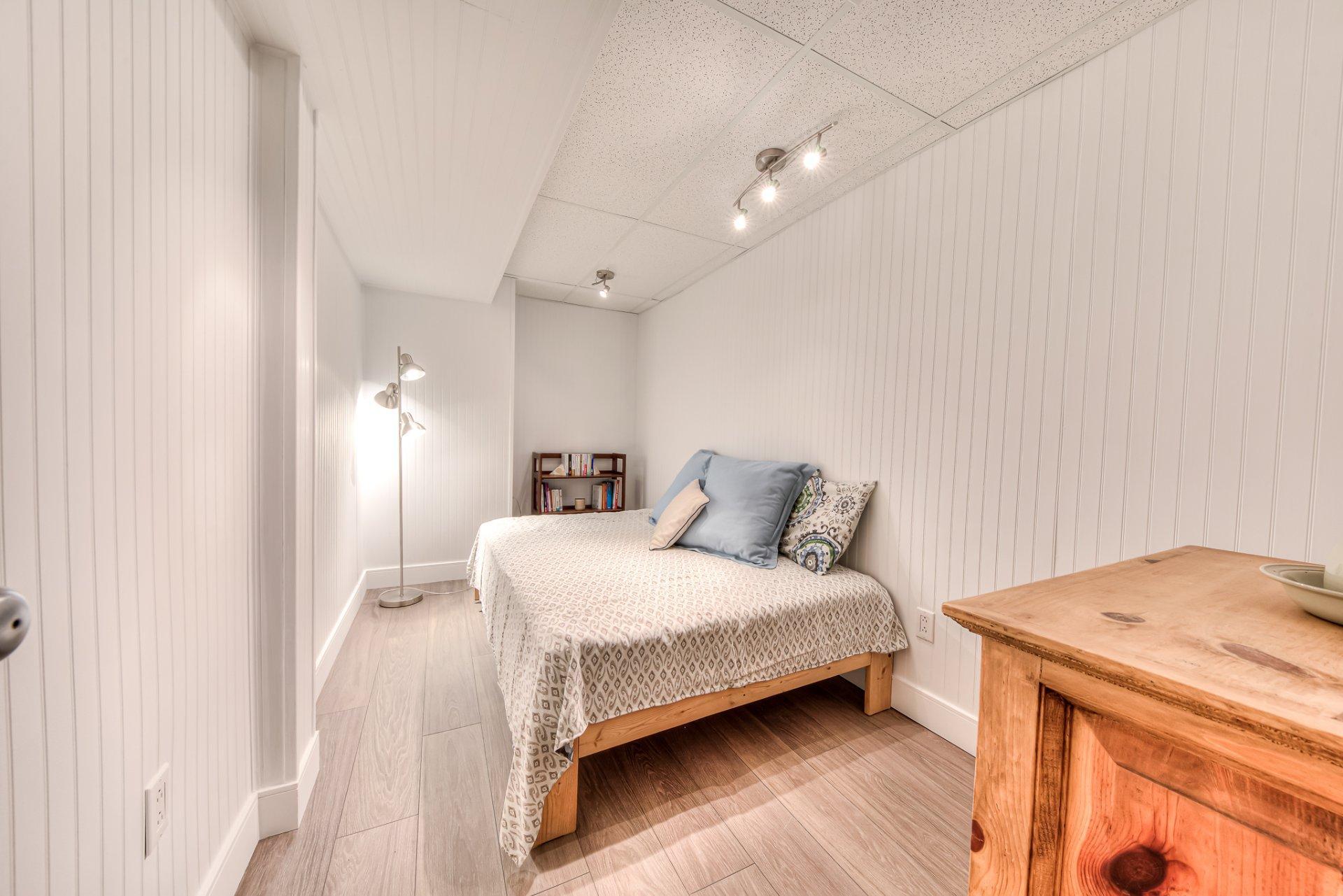 









20


Rue Touchette

,
Laval (Sainte-Rose),




QC
H7L1J5

