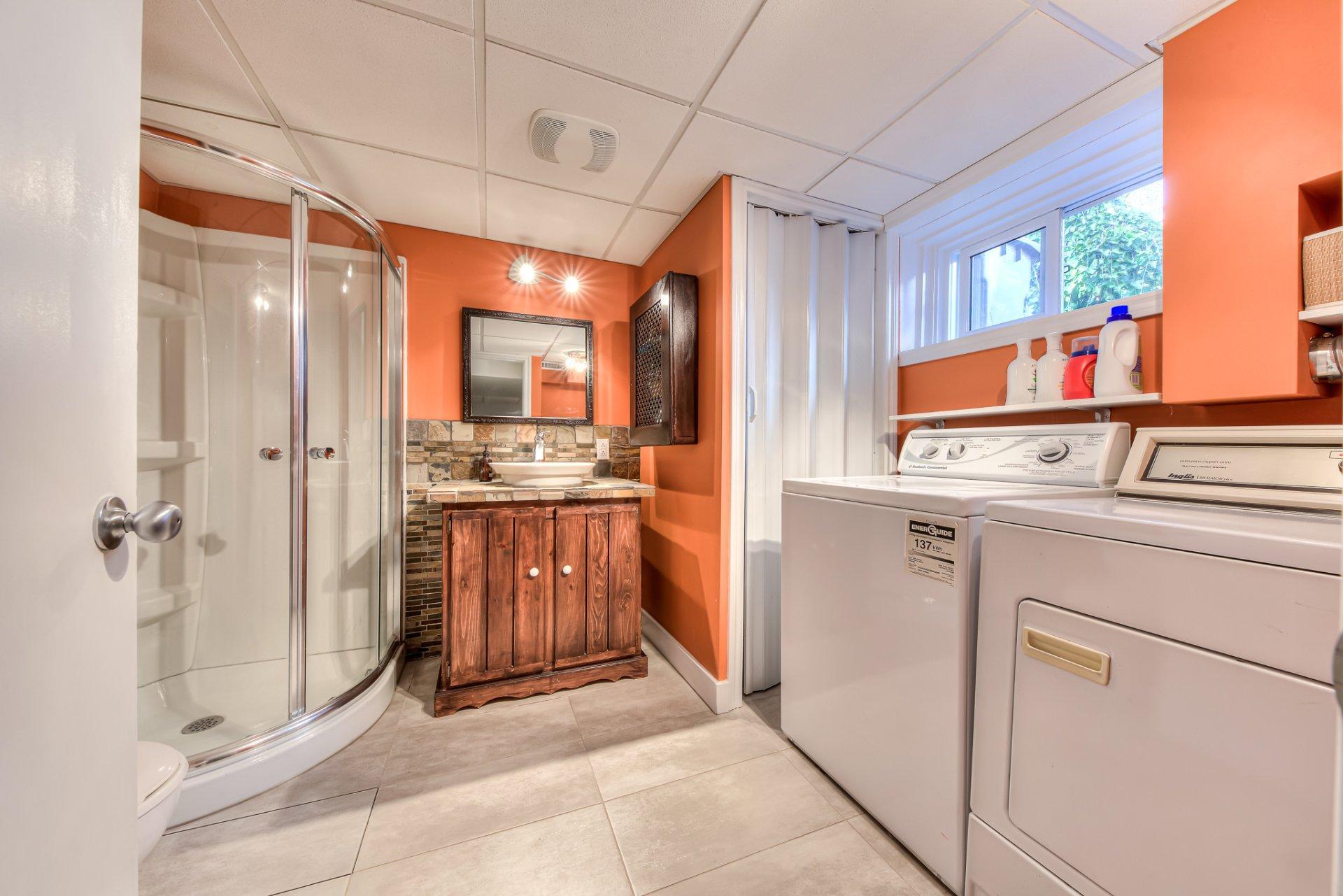 









20


Rue Touchette

,
Laval (Sainte-Rose),




QC
H7L1J5

