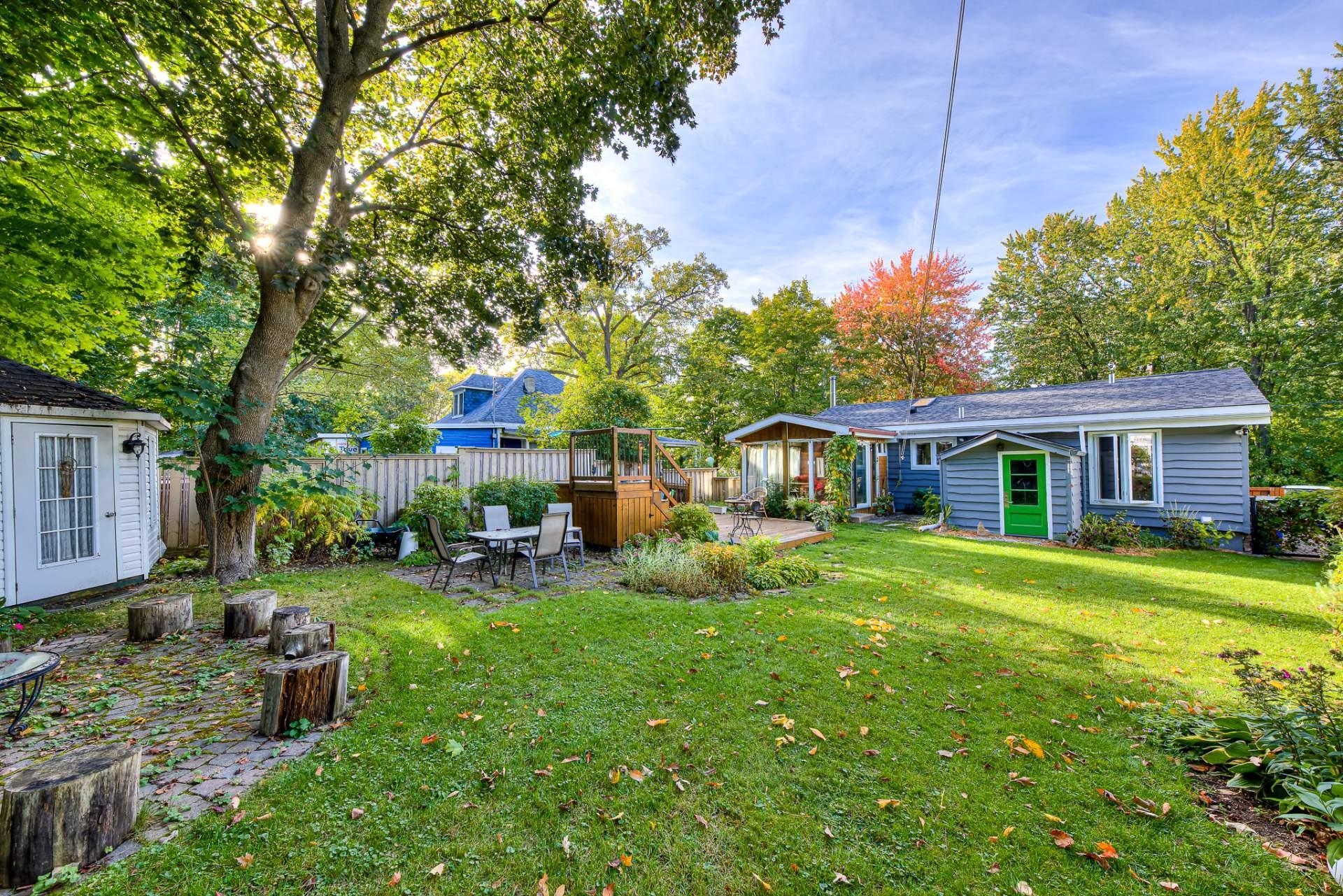 









20


Rue Touchette

,
Laval (Sainte-Rose),




QC
H7L1J5

