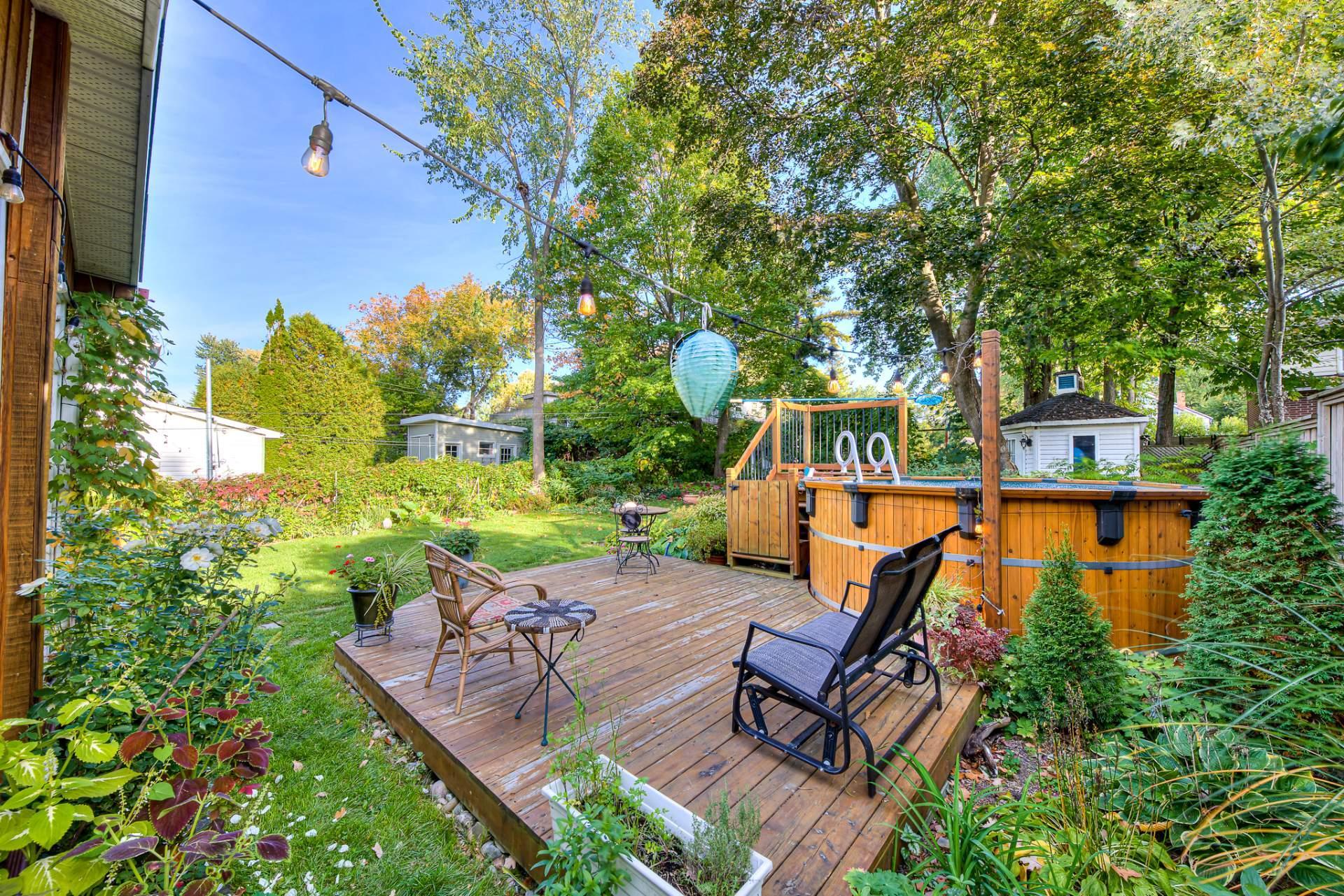 









20


Rue Touchette

,
Laval (Sainte-Rose),




QC
H7L1J5

