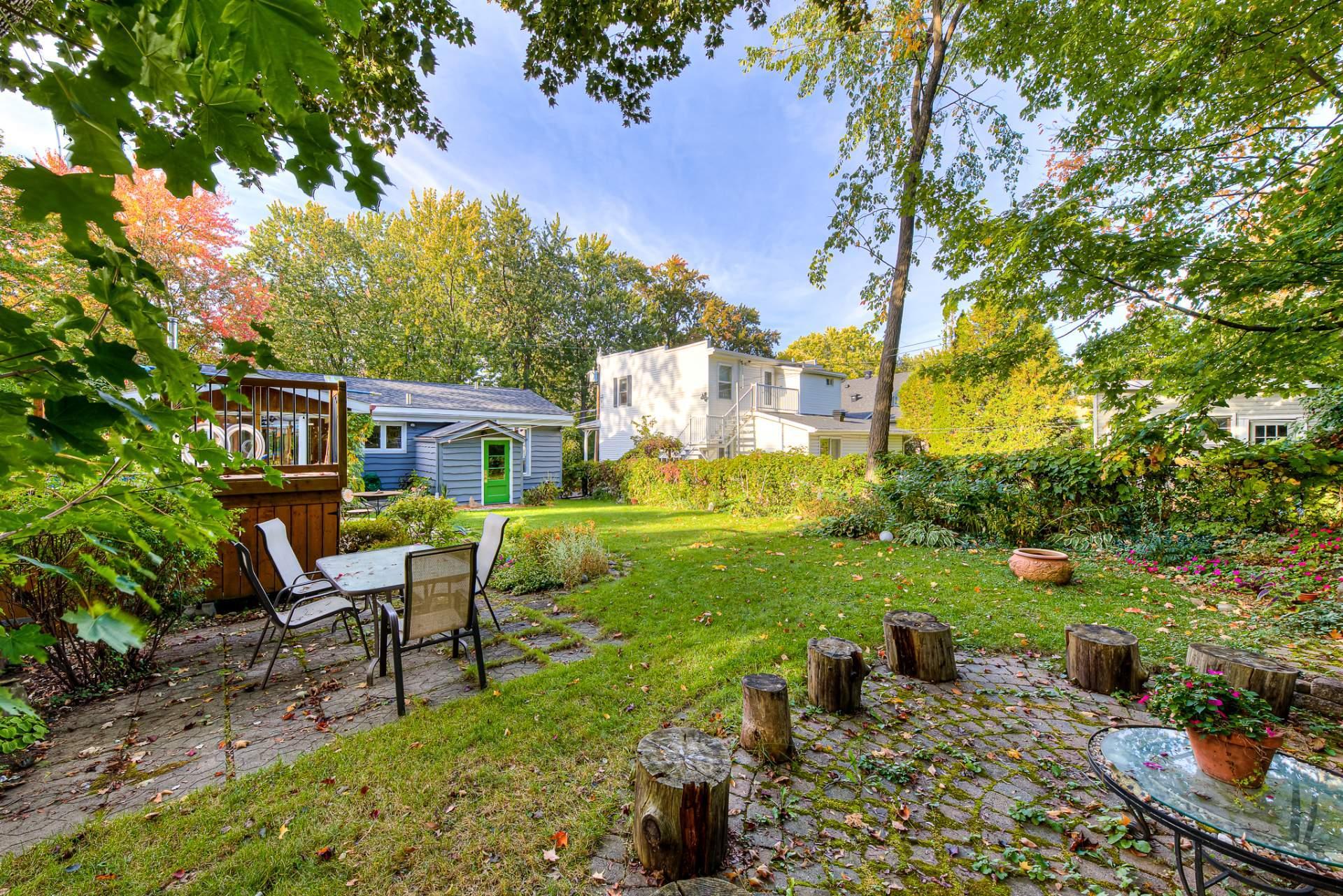 









20


Rue Touchette

,
Laval (Sainte-Rose),




QC
H7L1J5

