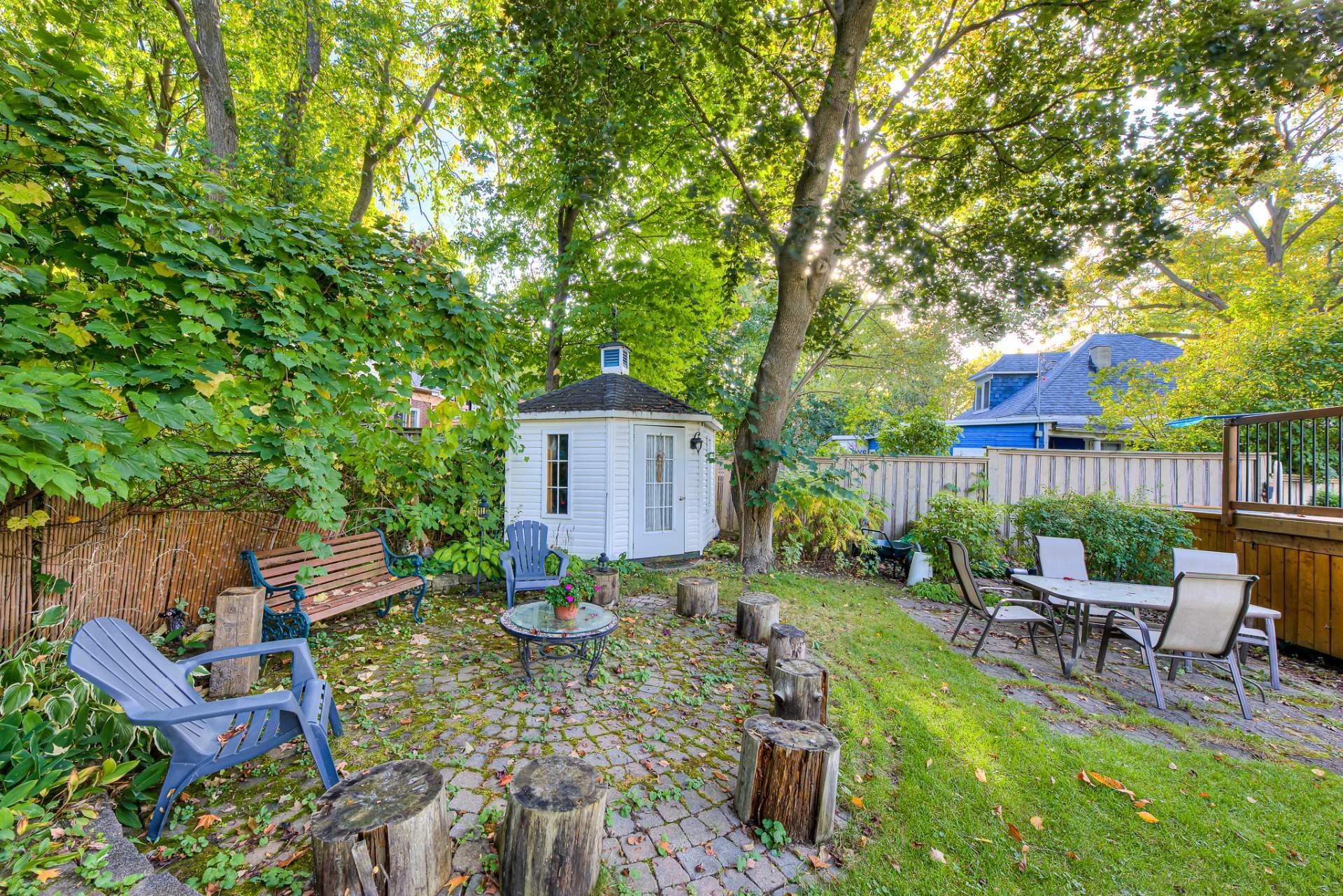 









20


Rue Touchette

,
Laval (Sainte-Rose),




QC
H7L1J5

