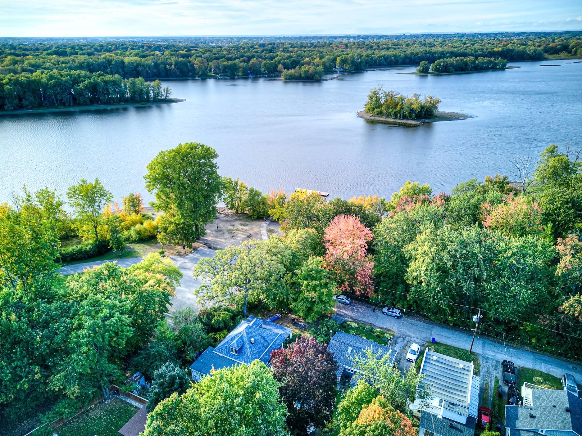 









20


Rue Touchette

,
Laval (Sainte-Rose),




QC
H7L1J5

