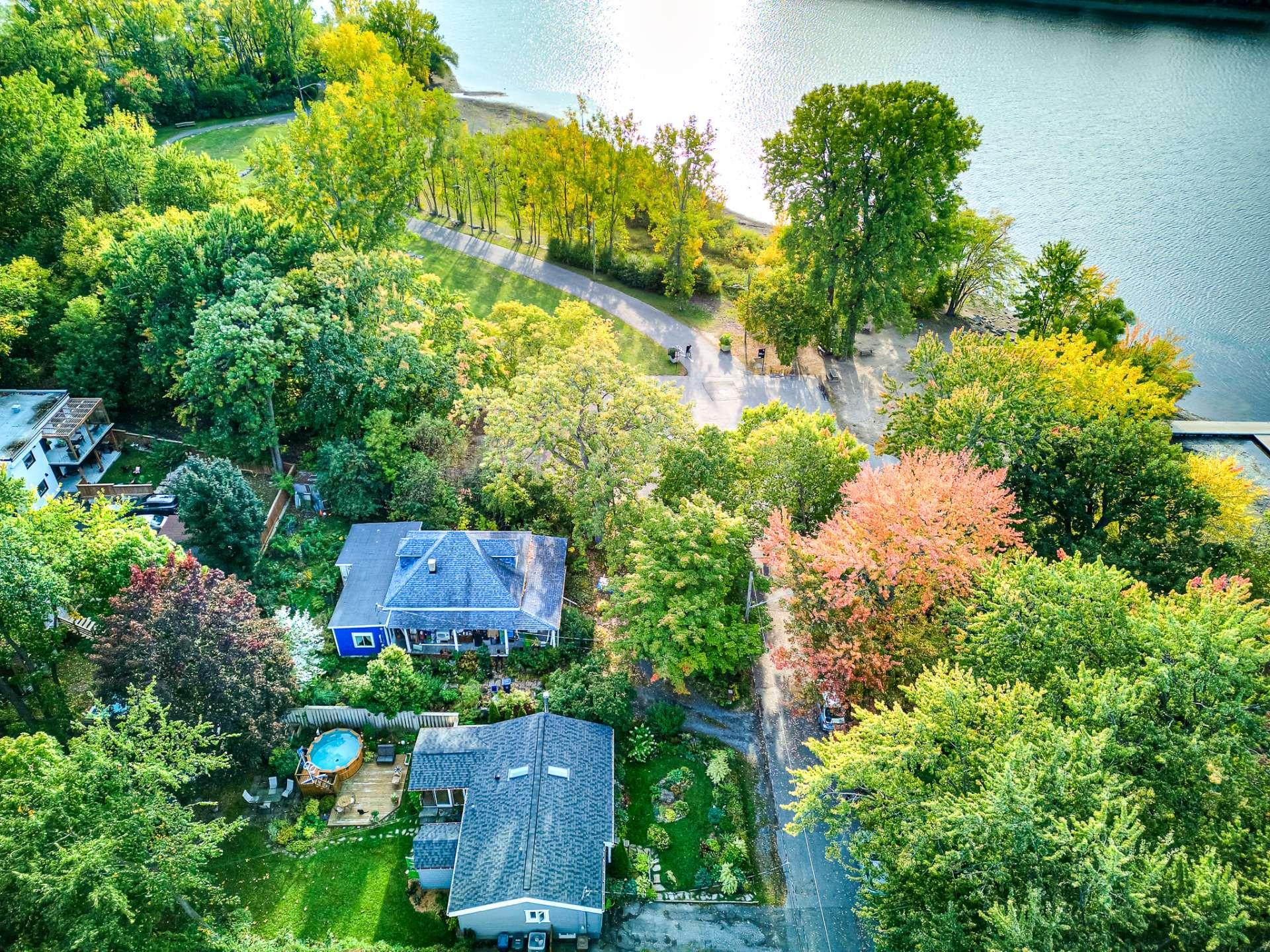 









20


Rue Touchette

,
Laval (Sainte-Rose),




QC
H7L1J5

