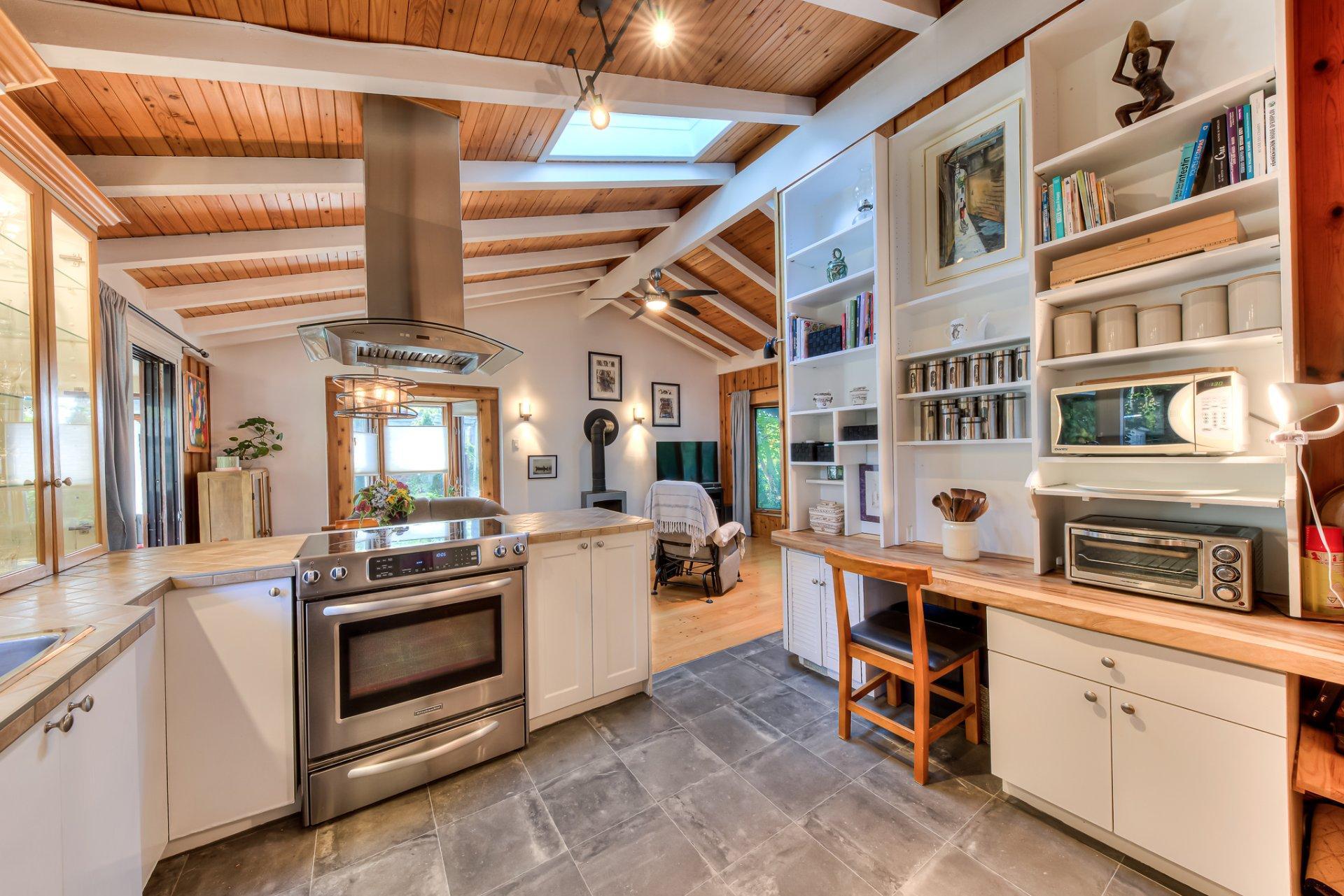 









20


Rue Touchette

,
Laval (Sainte-Rose),




QC
H7L1J5

