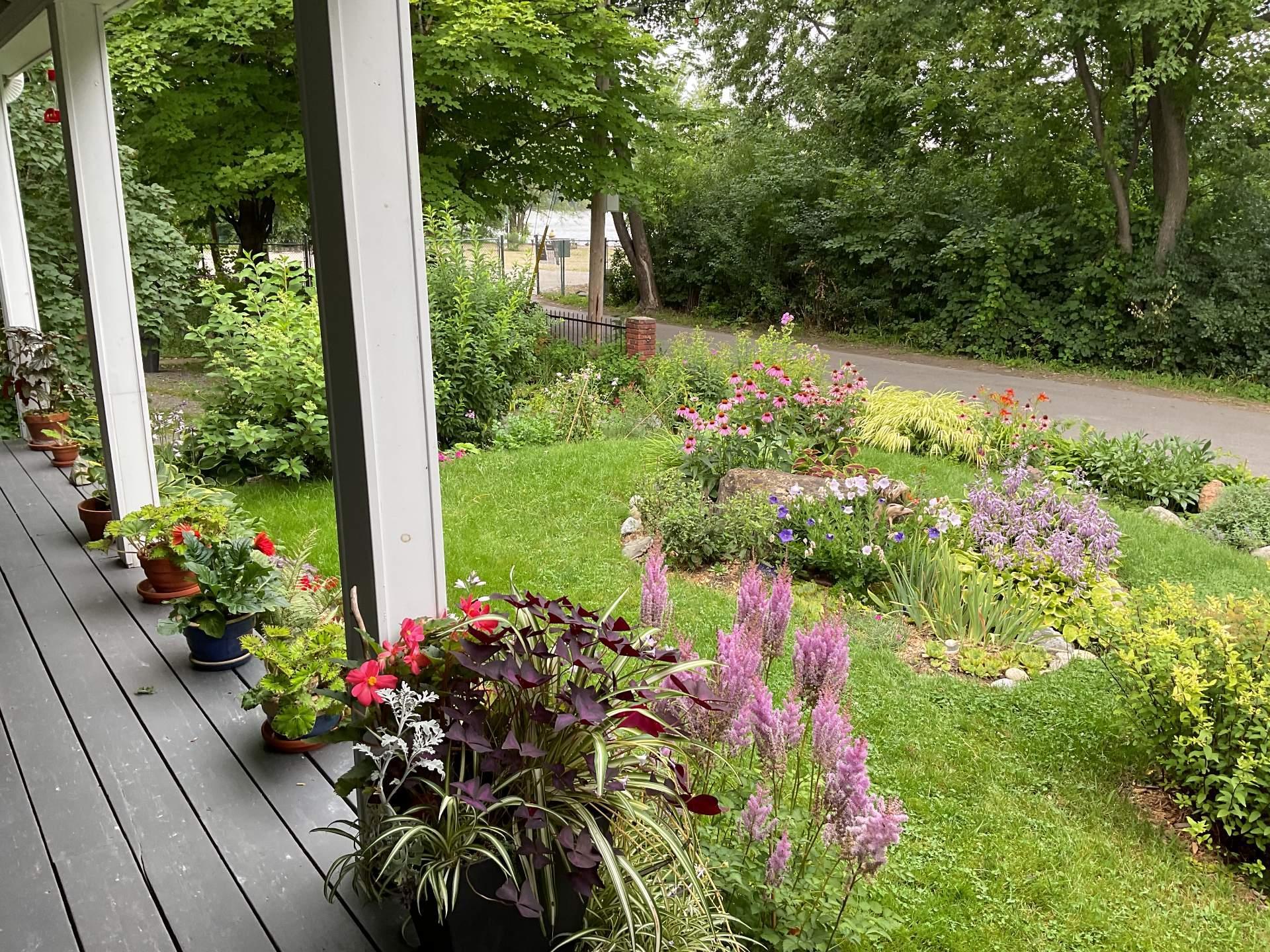 









20


Rue Touchette

,
Laval (Sainte-Rose),




QC
H7L1J5

