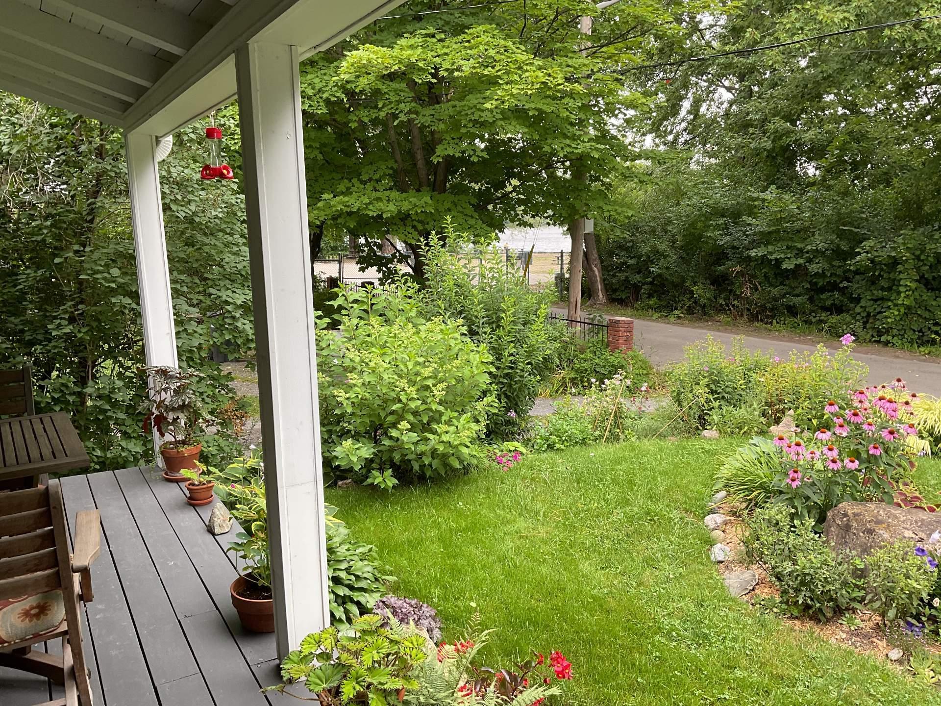 









20


Rue Touchette

,
Laval (Sainte-Rose),




QC
H7L1J5

