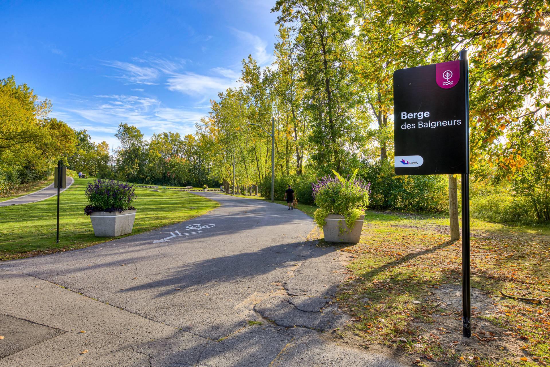 









20


Rue Touchette

,
Laval (Sainte-Rose),




QC
H7L1J5

