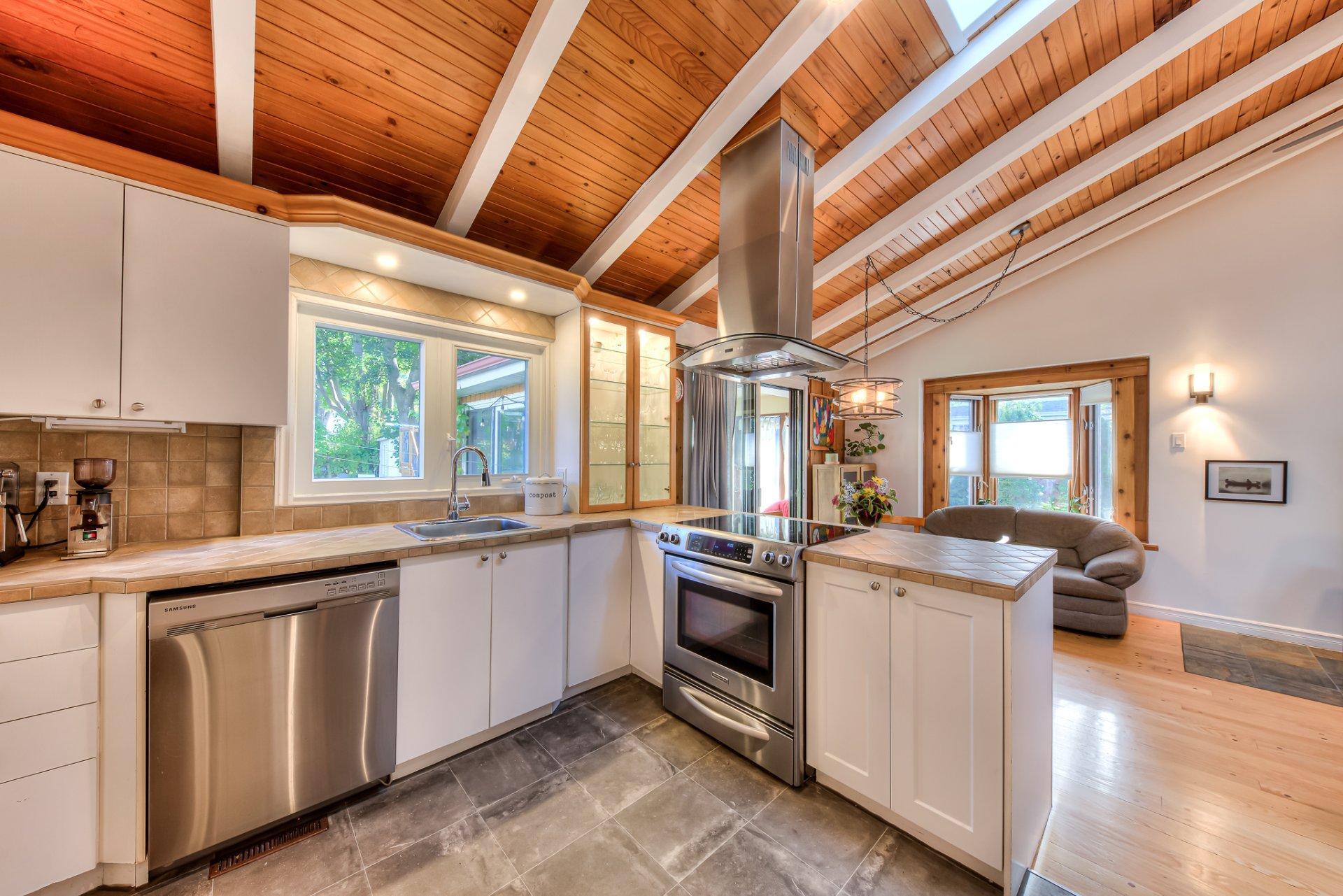 









20


Rue Touchette

,
Laval (Sainte-Rose),




QC
H7L1J5

