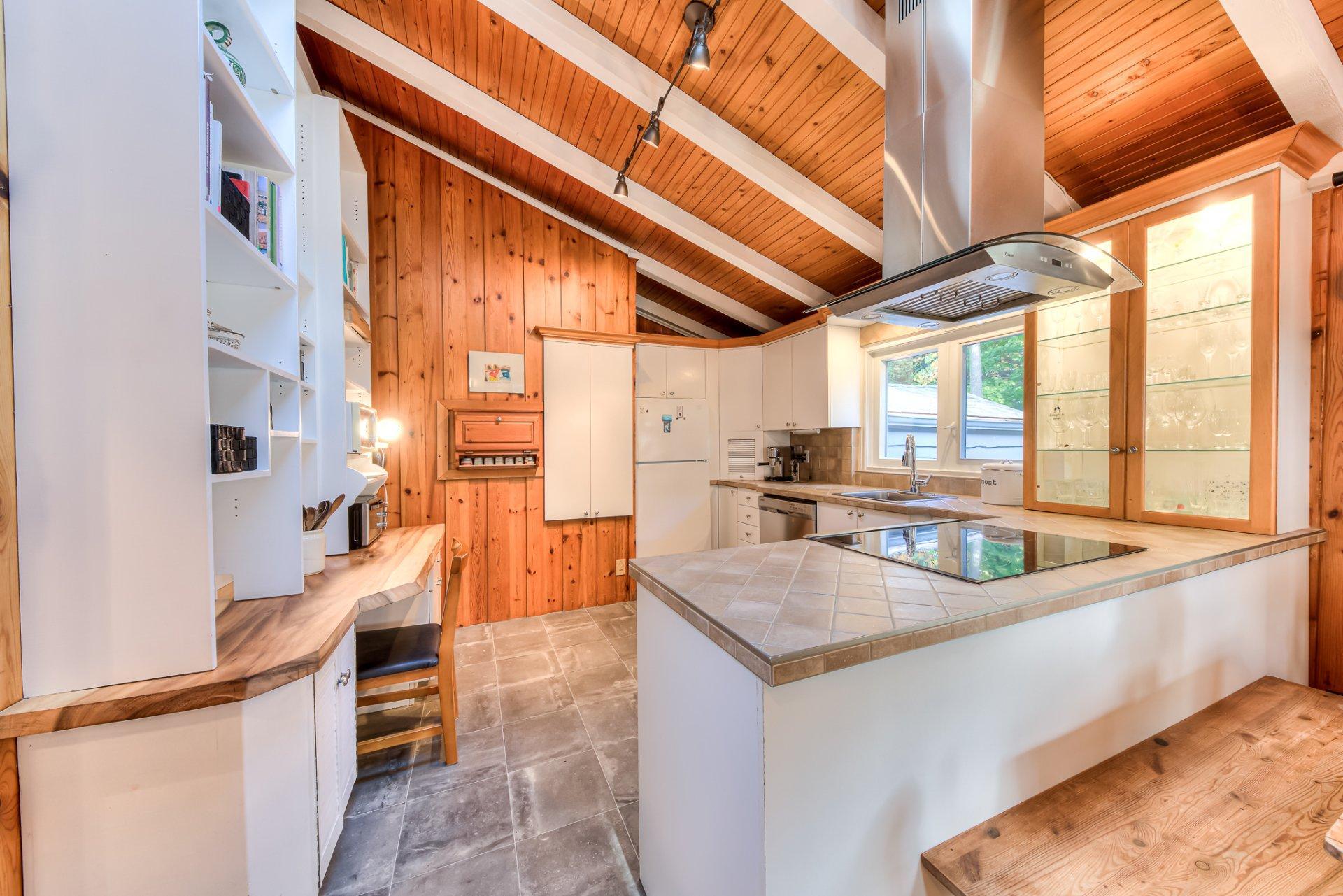 









20


Rue Touchette

,
Laval (Sainte-Rose),




QC
H7L1J5

