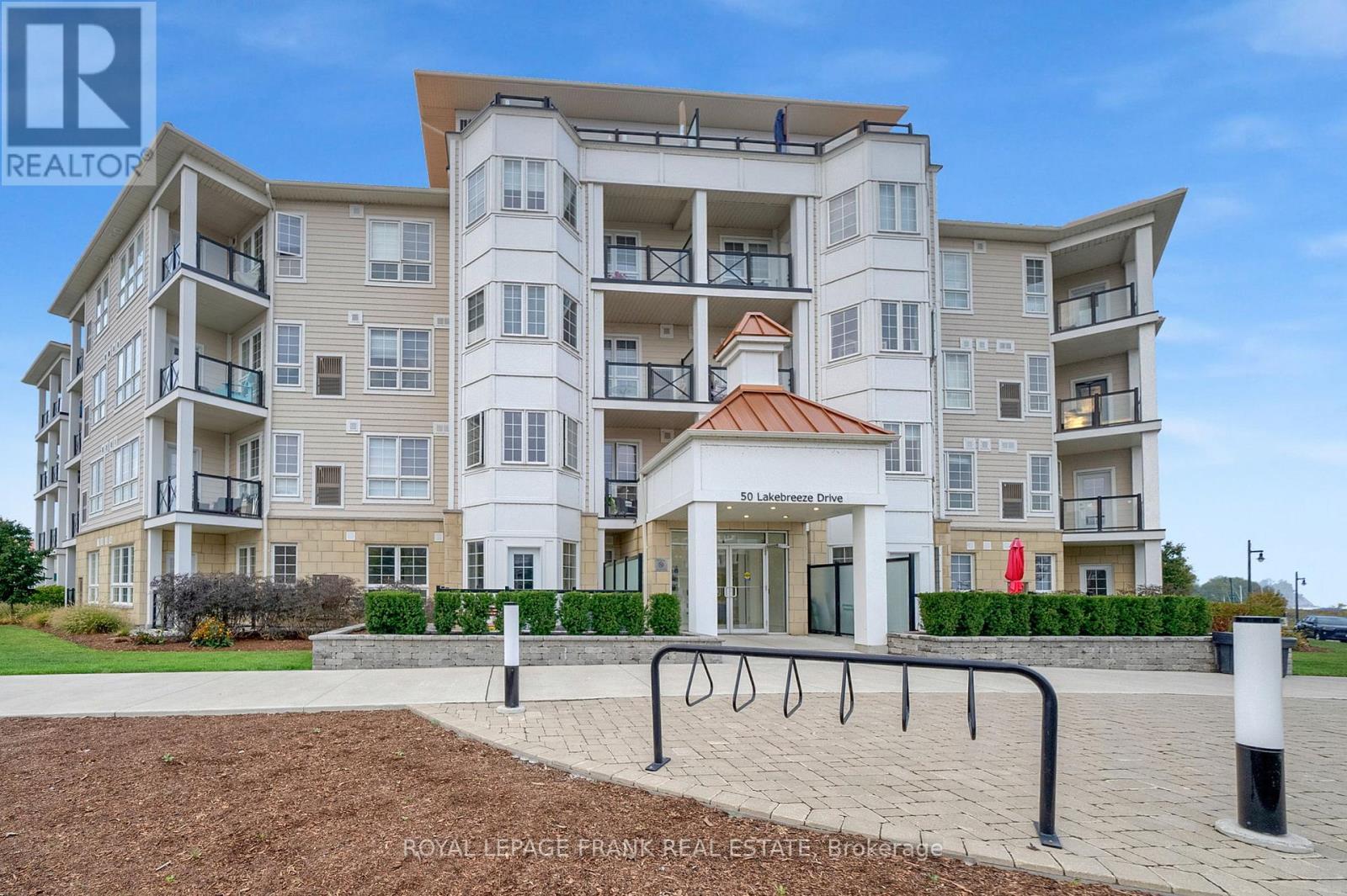












318 - 50 LAKEBREEZE DRIVE

,
Clarington (Newcastle),




Ontario
L1B0V9

