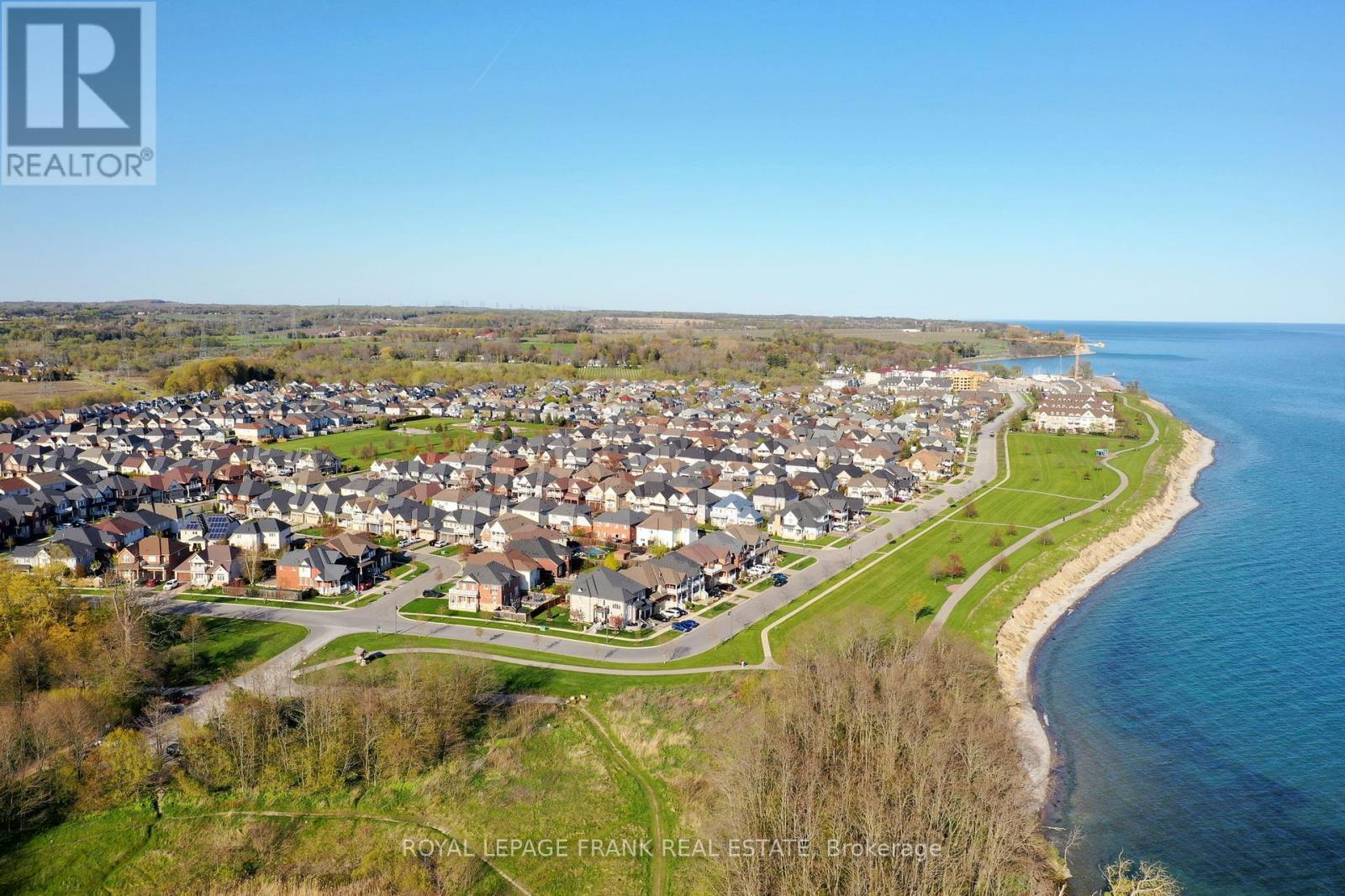 












318 - 50 LAKEBREEZE DRIVE

,
Clarington (Newcastle),




Ontario
L1B0V9

