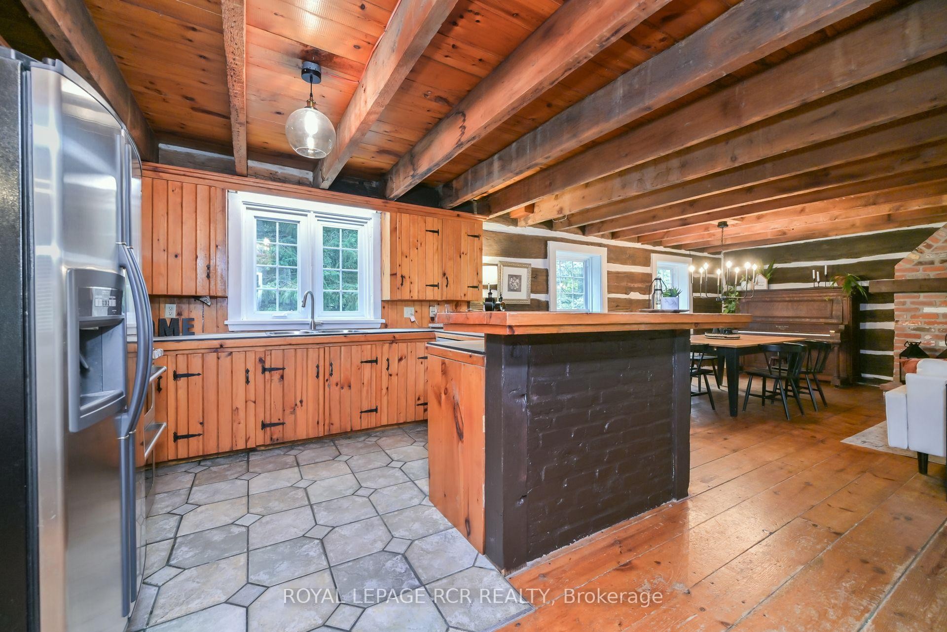 









1762


Queen

Street,
Caledon,




ON
L7K 2N6

