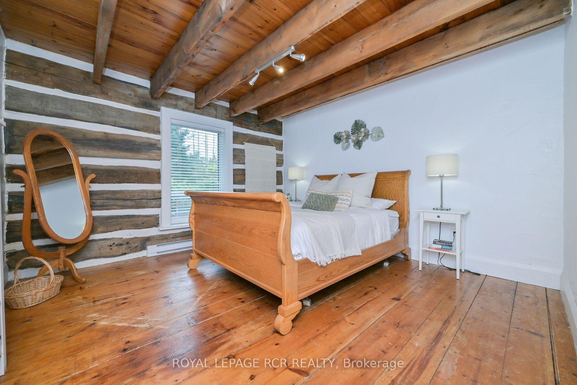 









1762


Queen

Street,
Caledon,




ON
L7K 2N6

