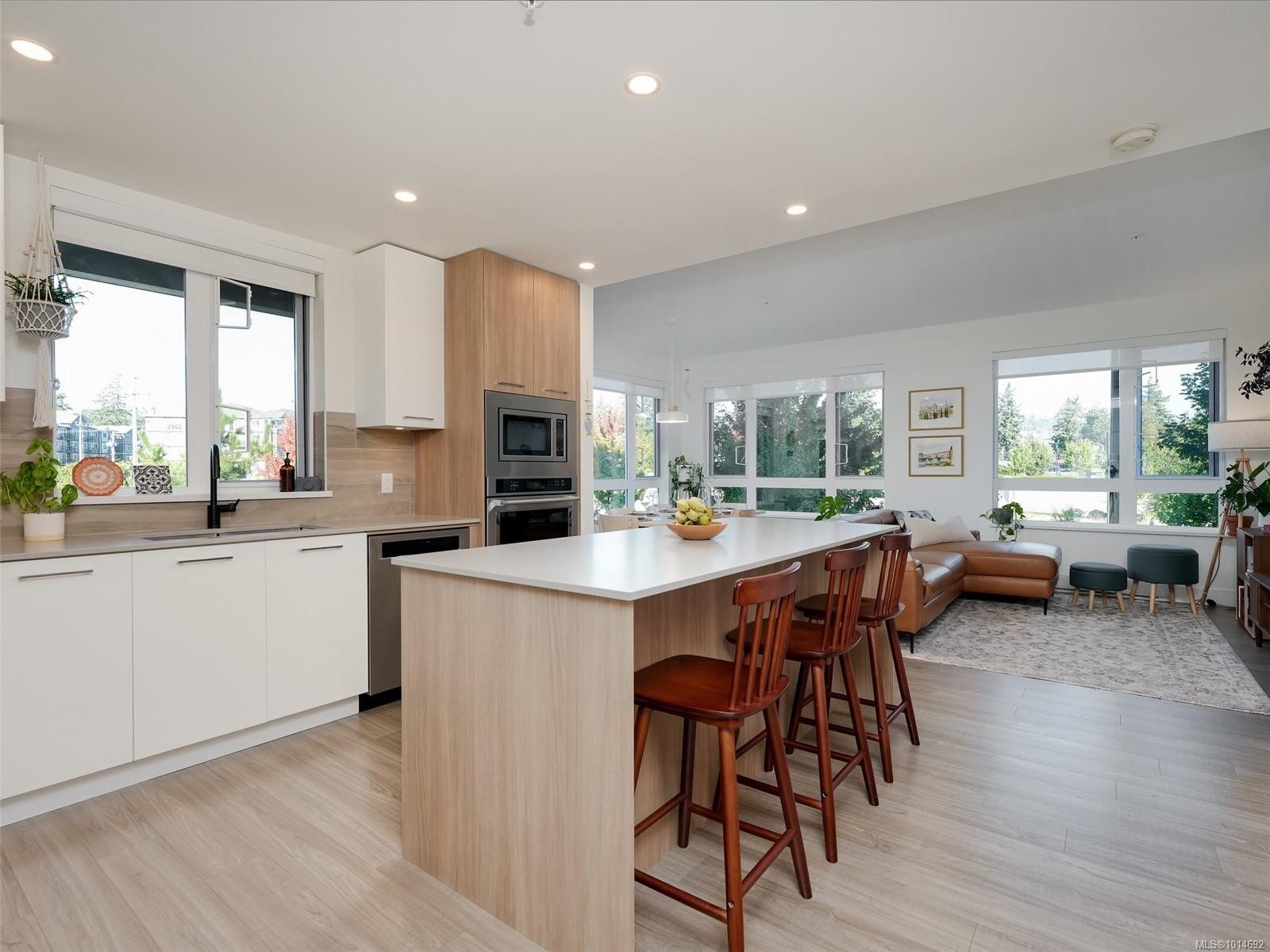 









960


Reunion

Ave, 218,
Langford,




BC
V9B 0W5

