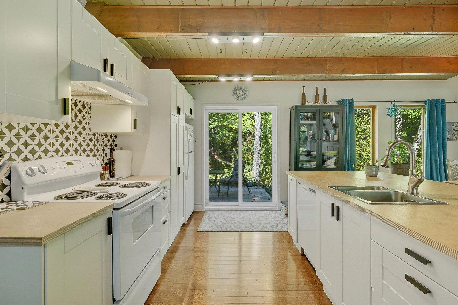 









1507


Rue des Bécassines

,
Sainte-Adèle,




QC
J8B2C3

