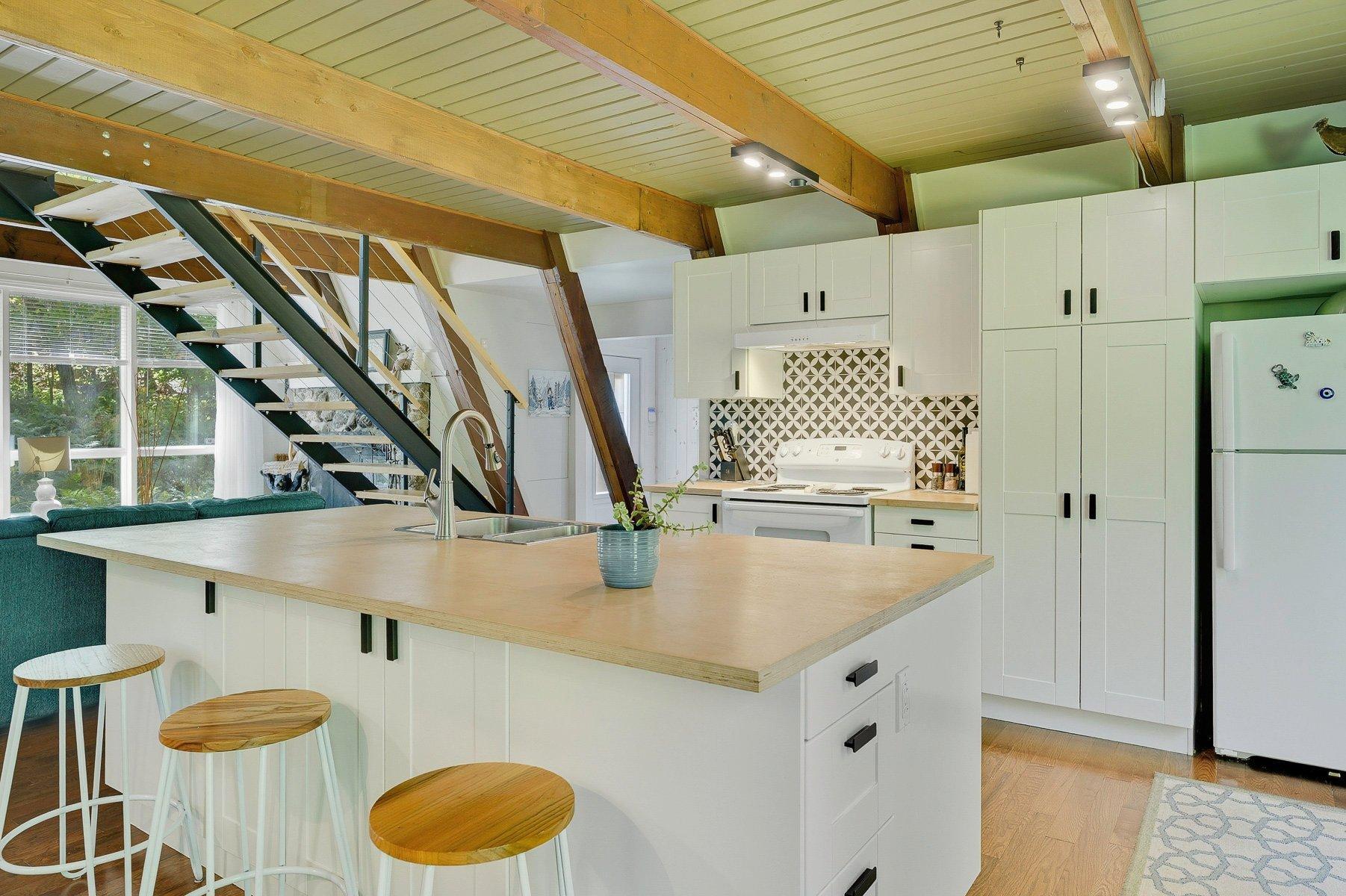 









1507


Rue des Bécassines

,
Sainte-Adèle,




QC
J8B2C3


