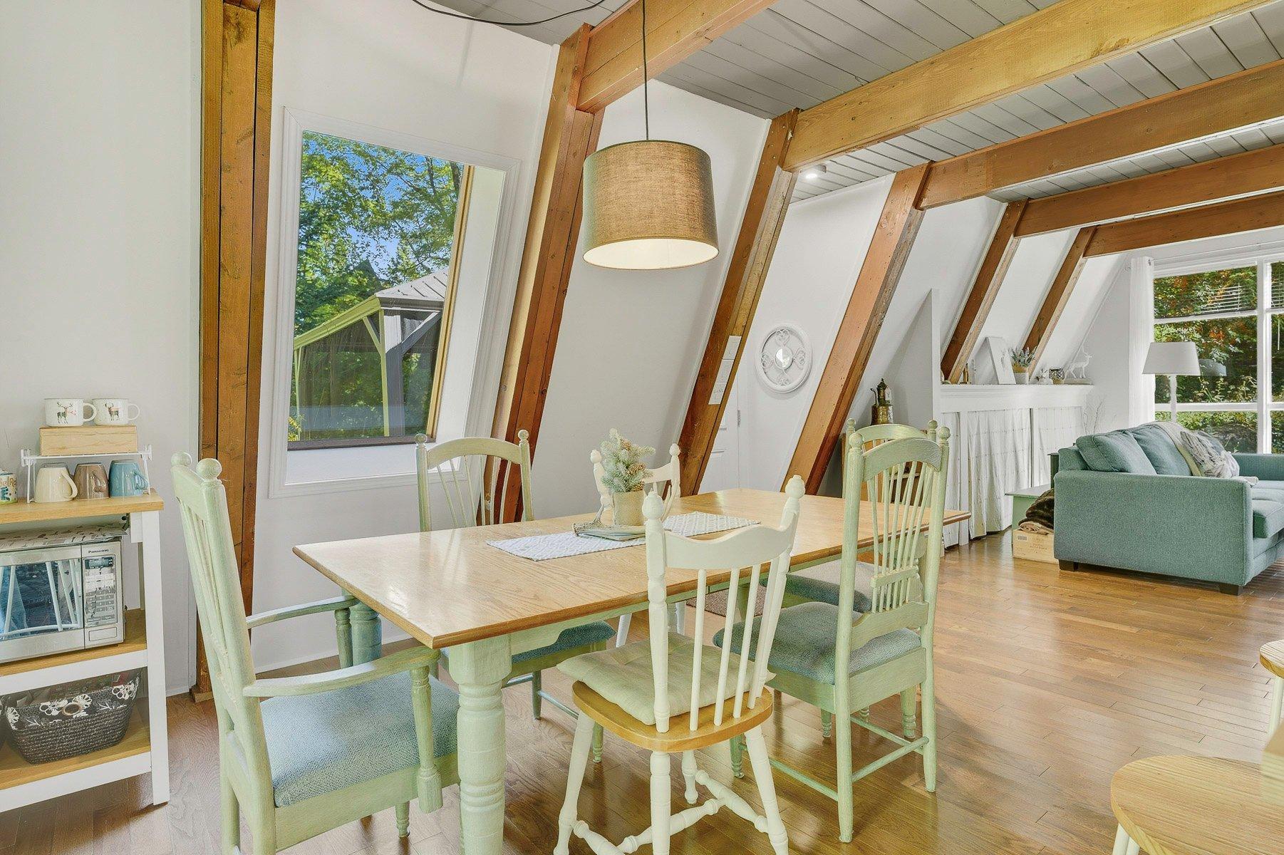 









1507


Rue des Bécassines

,
Sainte-Adèle,




QC
J8B2C3

