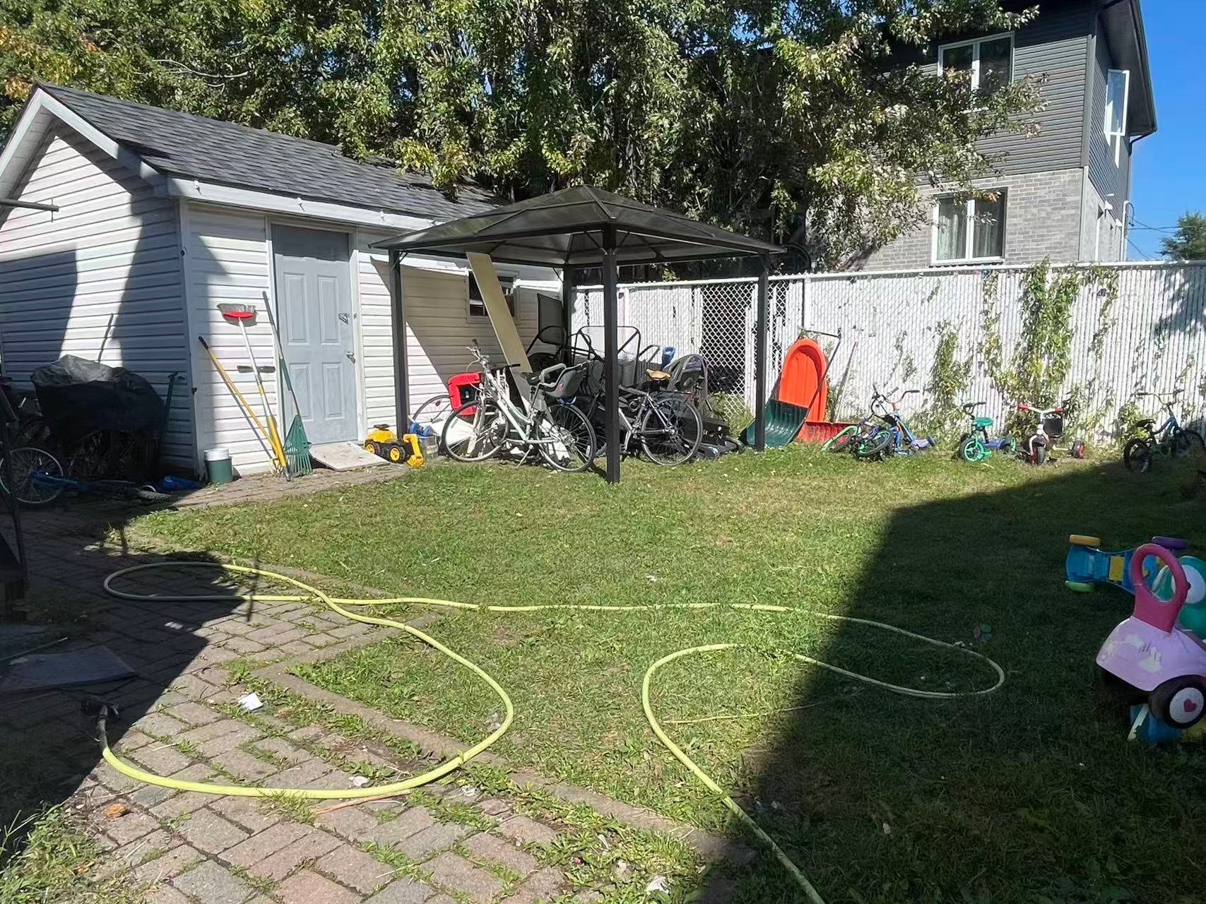 









4031


Grand Boulevard

,
Longueuil (Saint-Hubert),




QC
J4T2M7

