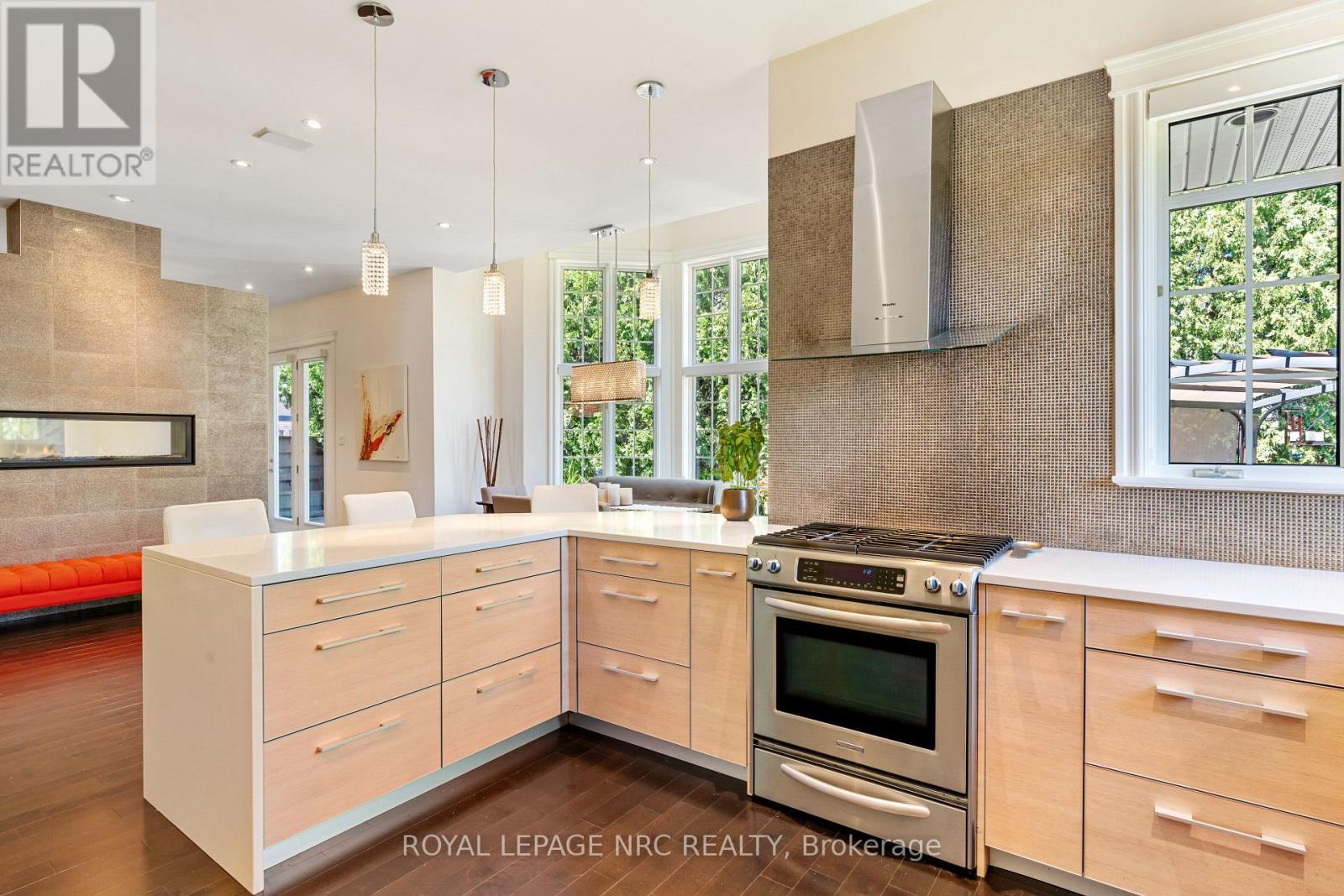 












3505 MATTHEWS DRIVE

,
Niagara Falls (Mt. Carmel),




Ontario
L2H2Z4

